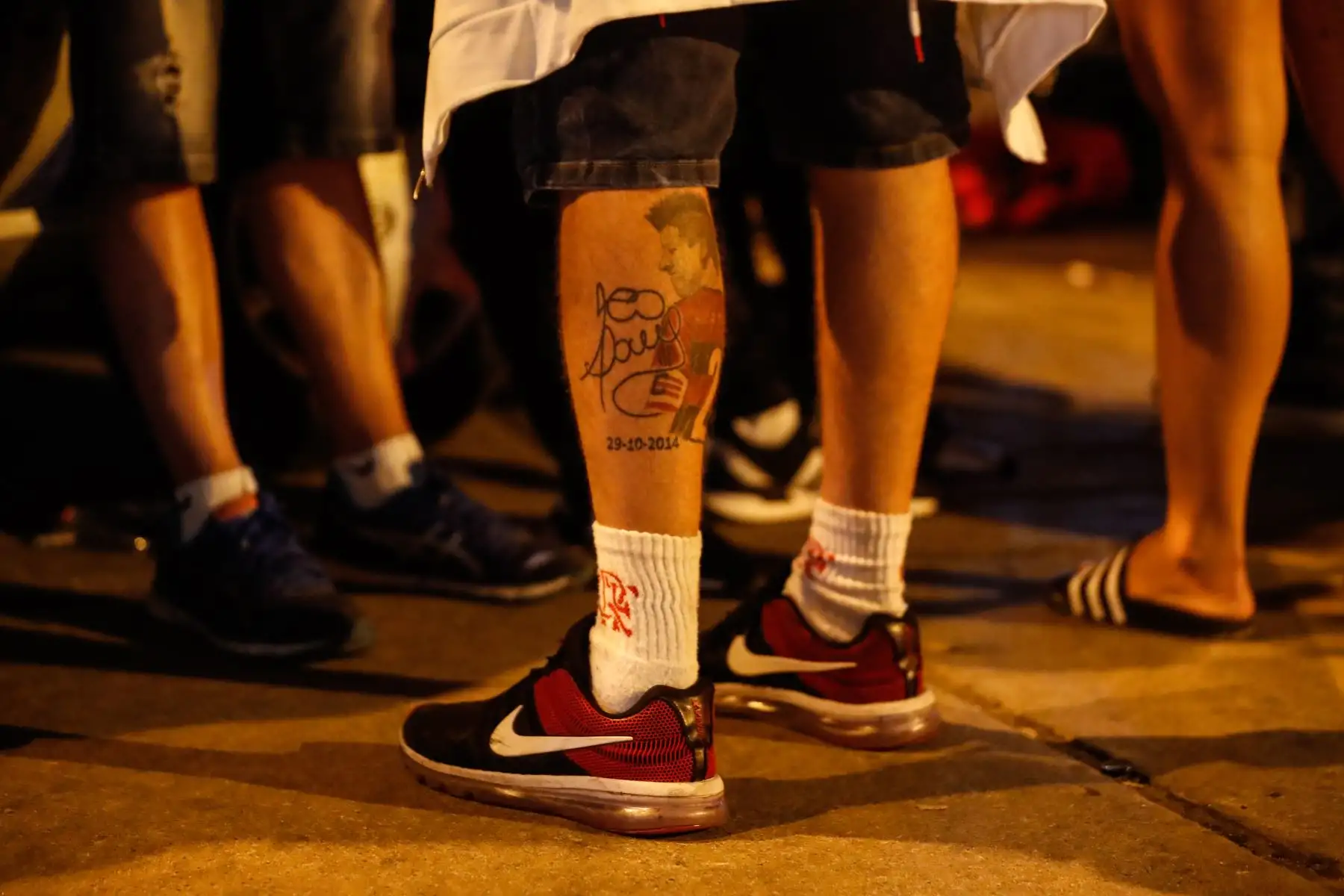 Hinchas del Flamengo y River toman las calles de Miraflores y Barranco previo a la final de la Copa Libertadores. Foto: ANDINA/Renato Pajuelo