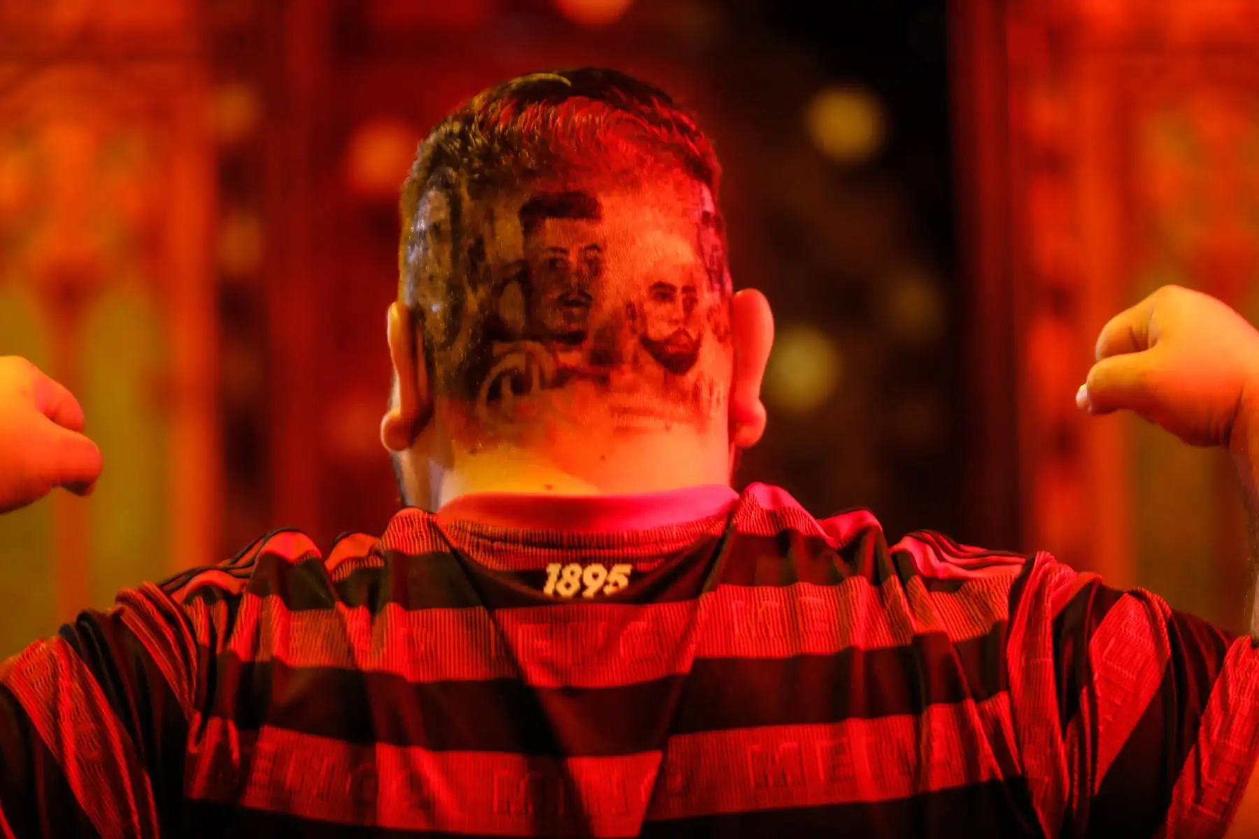 Hinchas del Flamengo y River toman las calles de Miraflores y Barranco previo a la final de la Copa Libertadores. Foto: ANDINA/Renato Pajuelo