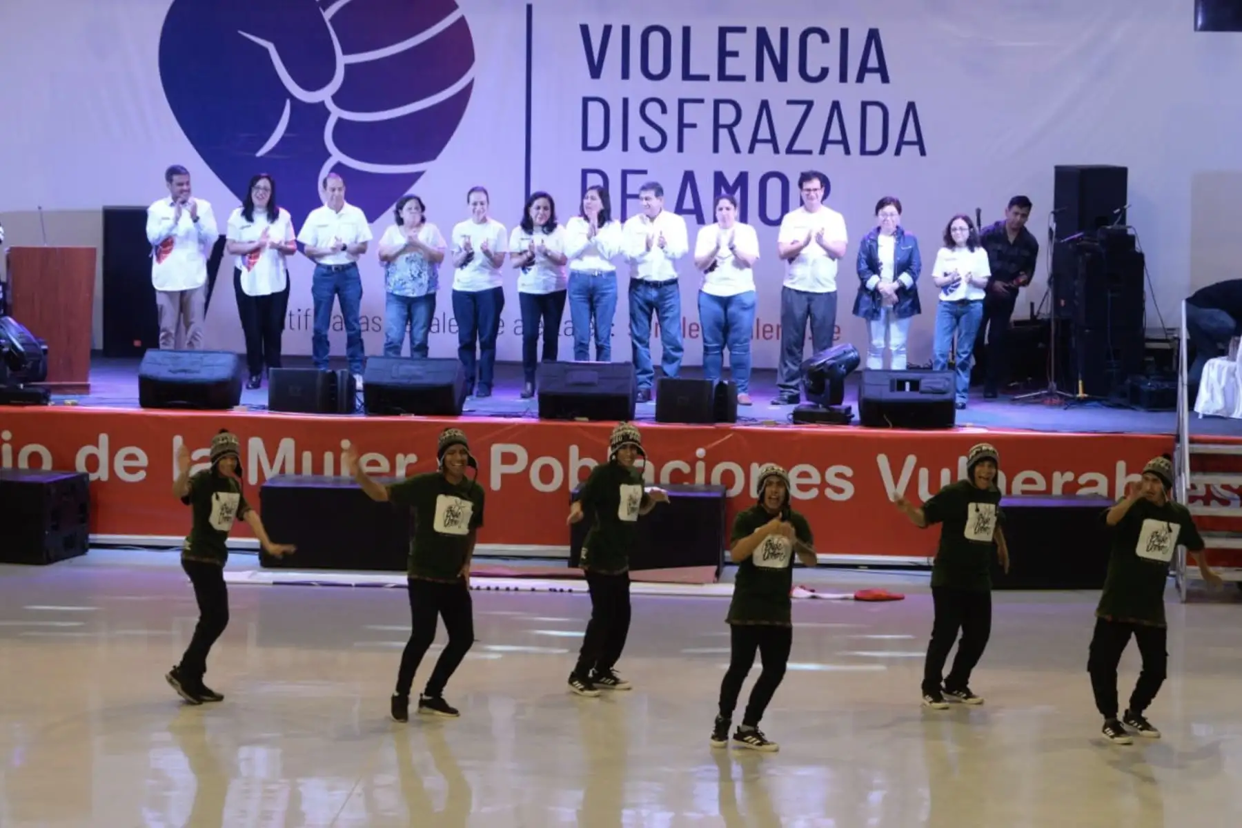 Ministra de la Mujer, Gloria Montenegro participa junto a titulares de Midis, Interior, Defensa, Ambiente en actividad por el Día Internacional de la Eliminación de la Violencia contra la Mujer.
Foto: Difusión Mimp
