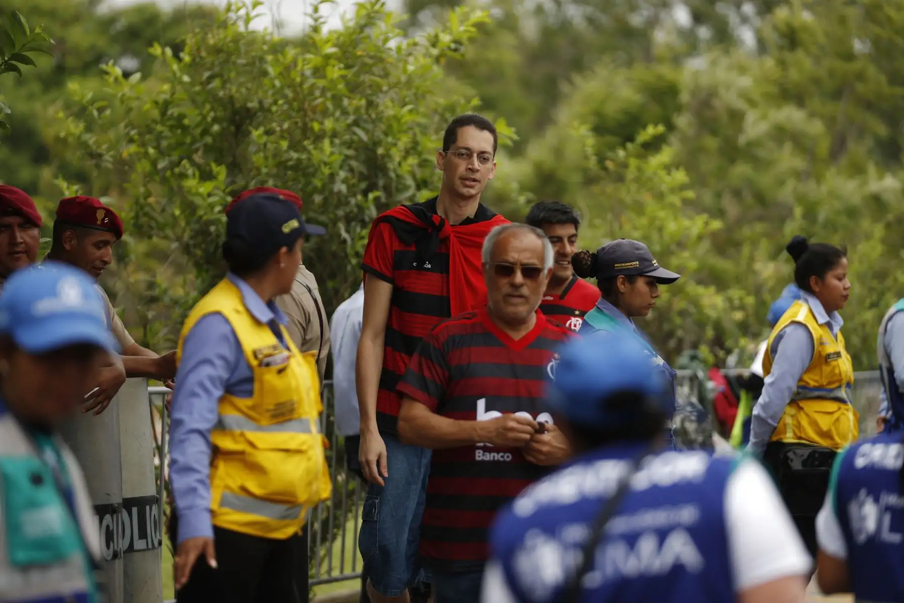 Hinchas del Flamengo parten desde la explanada de Pentagonito hacia estadio Monumental, para alentar a su equipo en la gran final de la Copa Libertadores 2019.
Foto: ANDINA/ Renato Pajuelo