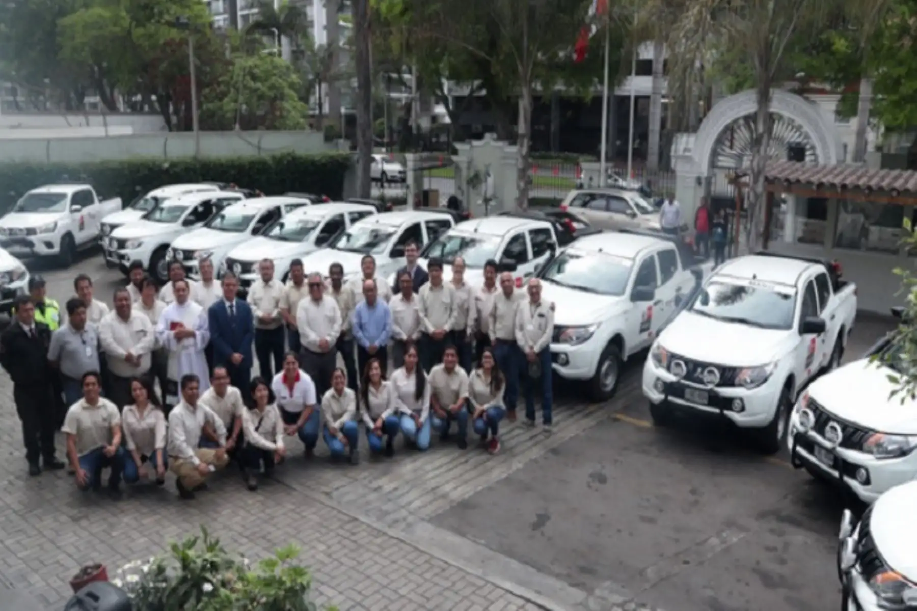 Las 14 camionetas entregadas potenciarán el desarrollo del turismo de naturaleza en 11 regiones