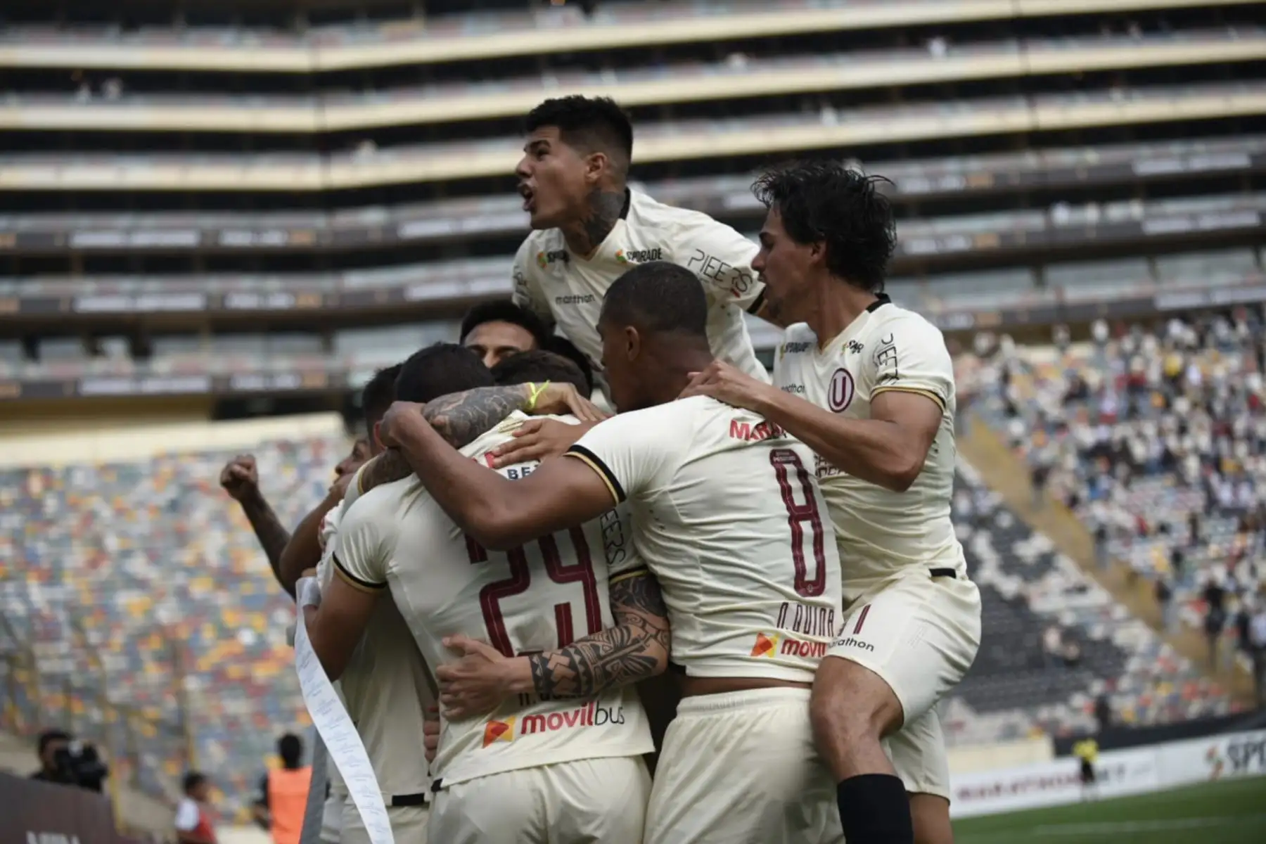 Con gol de Aldo Corzo,  Universitario gana 1 a 0 al Real Garcilaso , por la última fecha de la Liga 1 Clausura.
Foto:Twitter Movistar Liga