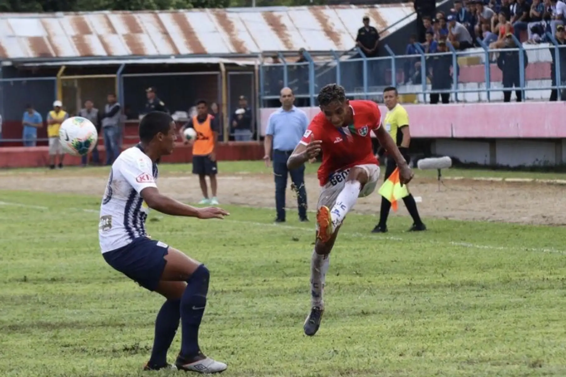 Alianza Lima derrotó 3-2 a Unión Comercio en Moyobamba y se proclamó ganador del Torneo Clausura en la última jornada.
Foto:Twitter Movistar Liga 1