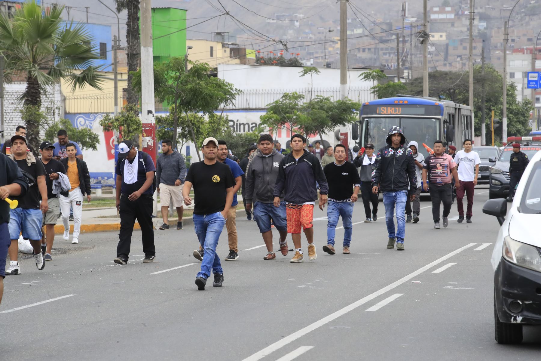 Colectiveros bloquean avenidas en diferentes puntos de Lima. Foto: ANDINA/ Juan Carlos Guzman