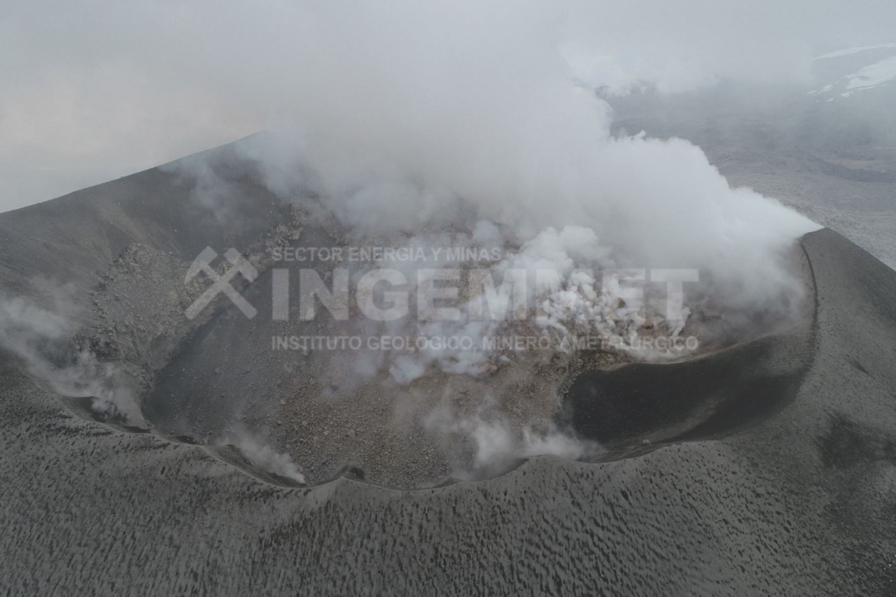 El Ingemmet recomienda no acercarse al volcán en un radio de 12 kilómetros alrededor del cráter. Foto: Ingemmet