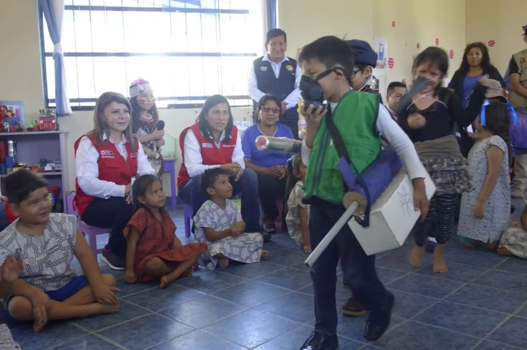 Las ministras de Salud, Educación y Desarrollo e Inclusión Social visitaron instituciones educativas de Madre de Dios, donde se aplica la estrategia para luchar contra el dengue.