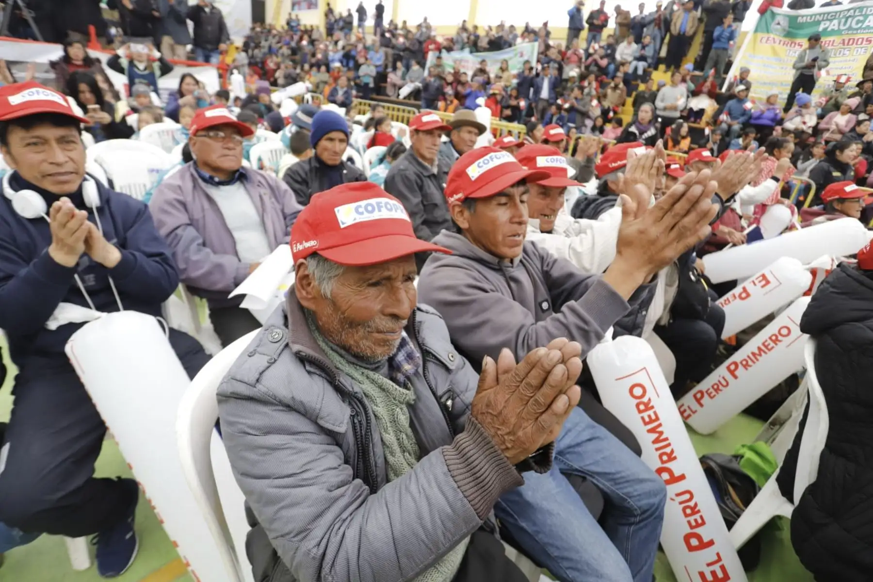 Pobladores de benefician con la entrega de más de 3 600 títulos de propiedad a las familias de Pasco, quienes ahora contarán con la seguridad jurídica de sus inmuebles.
Foto: ANDINA/Prensa Presidencia