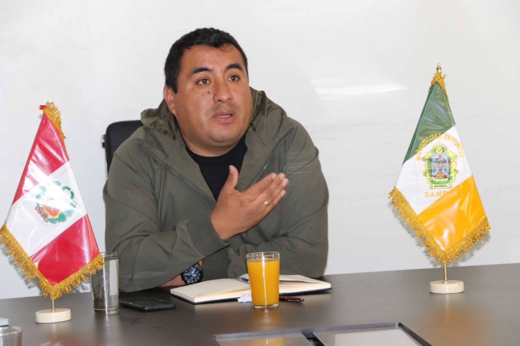 Adán Málaga, alcalde provincial de Sandia, en Puno, pide garantías y denuncia haber recibido amenazas de muerte por cocaleros.