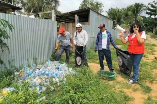 Brigadas sanitarias recorren la región Madre de Dios en su lucha contra el dengue.