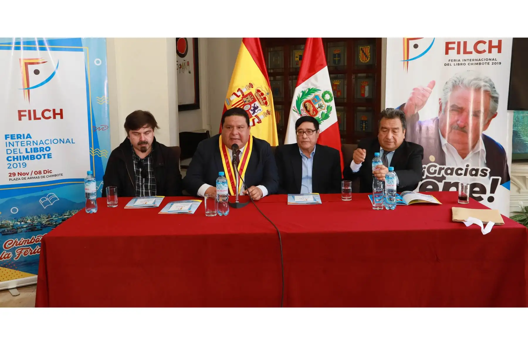 En la plaza de Armas de la ciudad de Chimbote (Áncash) se desarrollará la I Feria Internacional del Libro desde este viernes 29. Foto: ANDINA/Cortesía/Gonzalo Horna