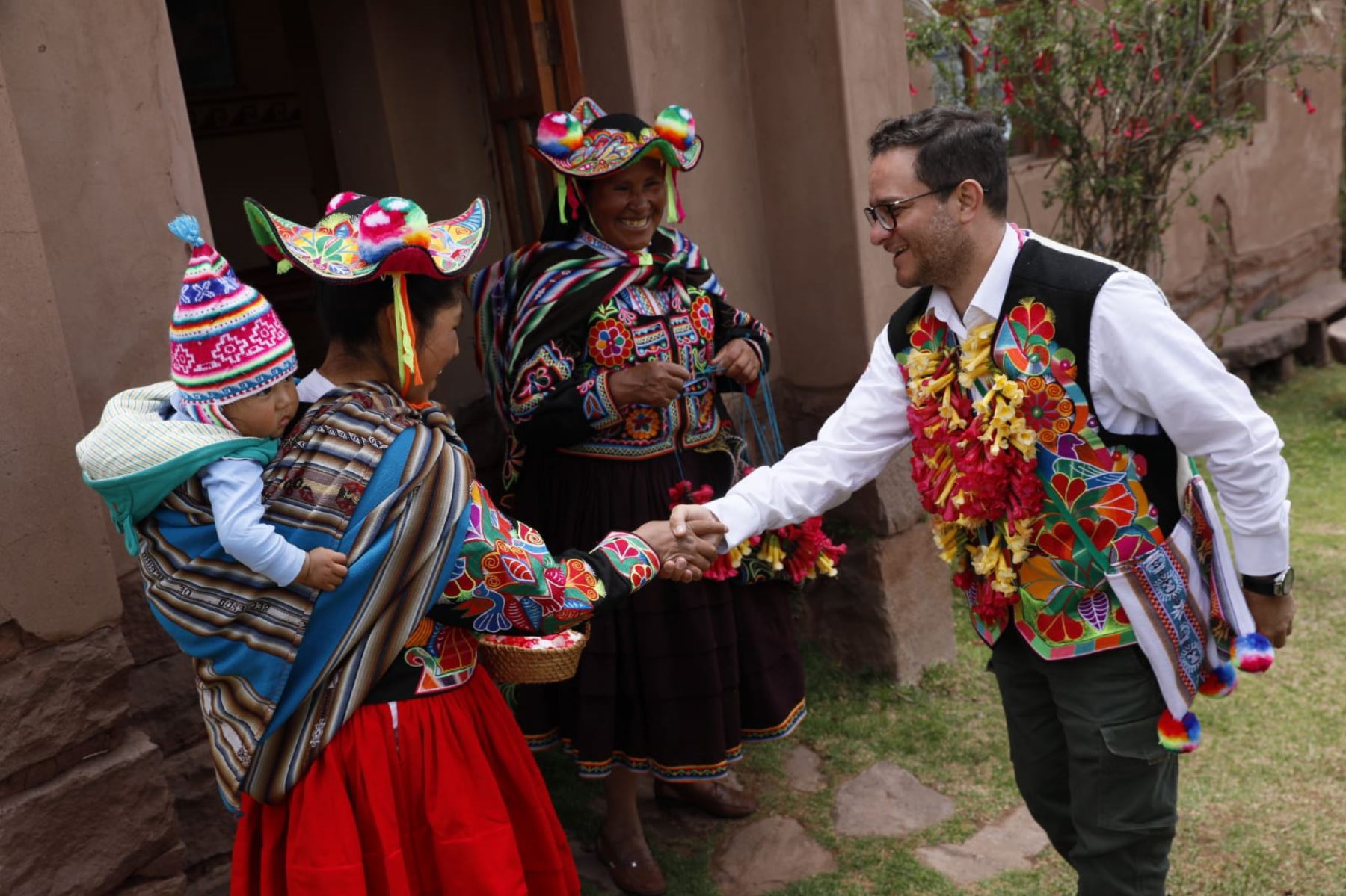 Nueva marca del turismo comunitario de Perú se adecuará a nuevas tendencias, anuncia titular del Mincetur, Edgar Vásquez.