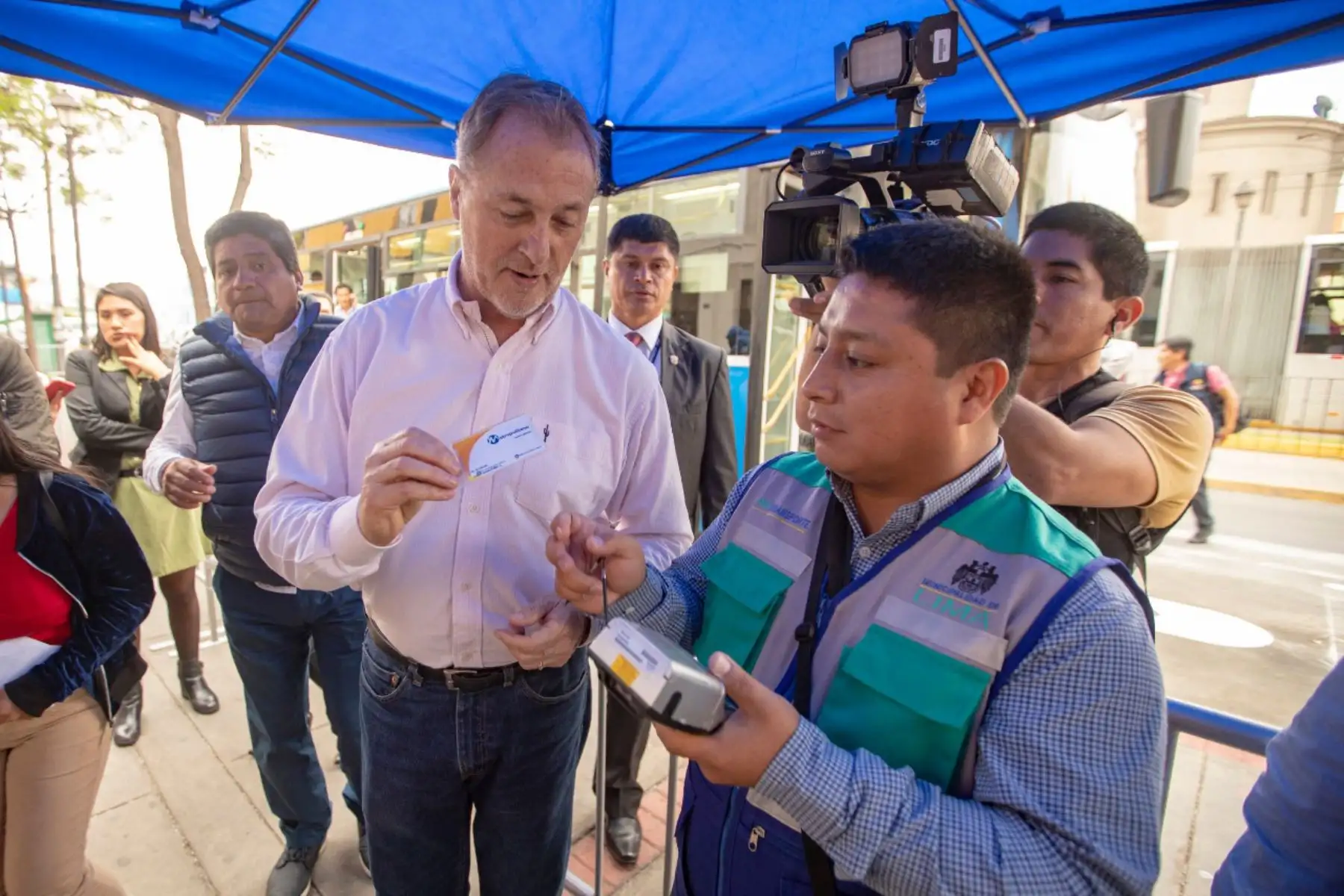 El alcalde de Lima, Jorge Muñoz, presentó hoy la flota vehicular del nuevo servicio expreso de El Metropolitano. Foto: ANDINA/ Difusión