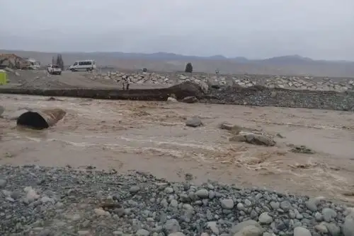 Se ampliará la dotación de combustible a través del COER Arequipa, de 1,400 a 2,400 galones para que la maquinaria labore dos meses en los trabajos en el río Tambo. ANDINA/Difusión