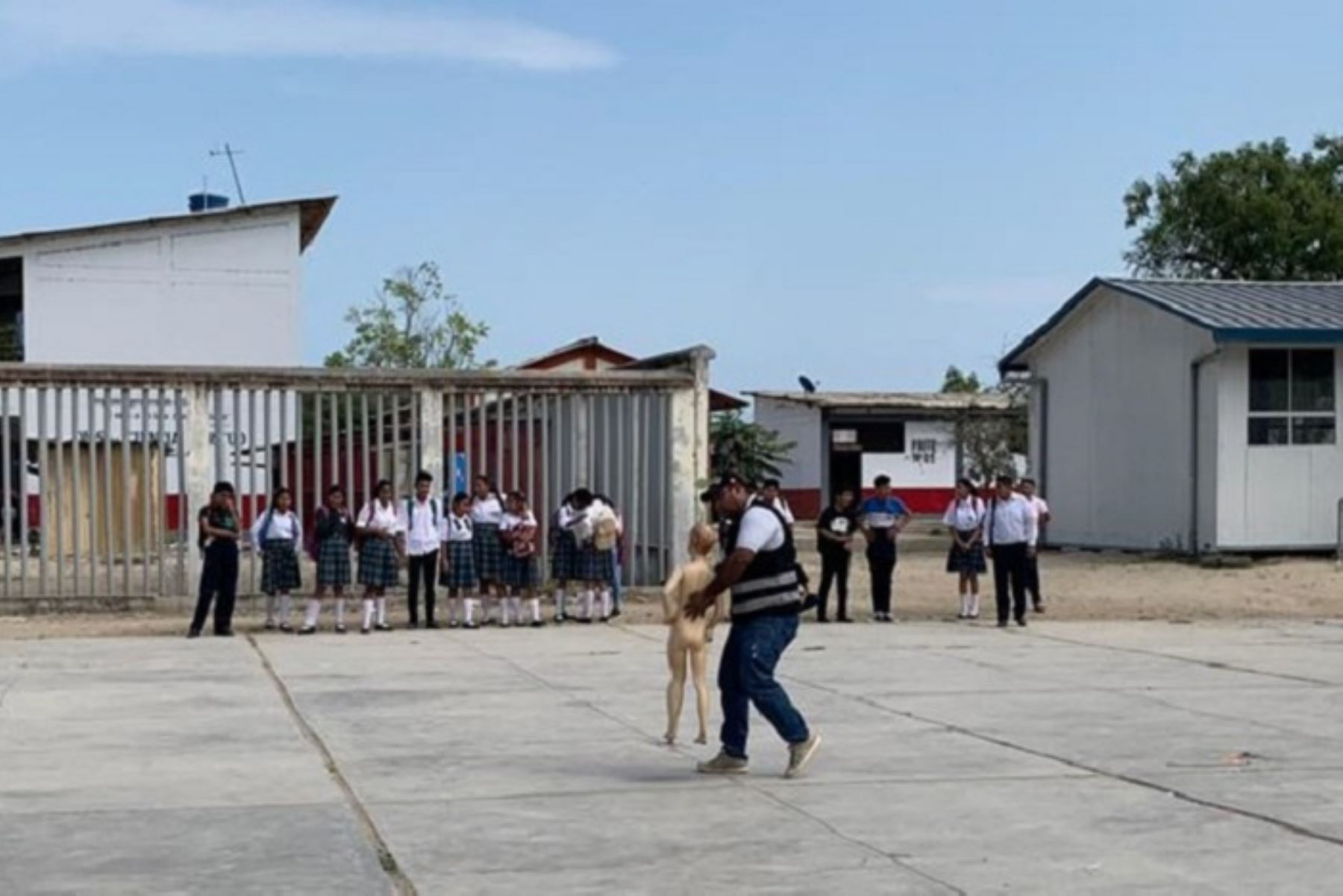La jornada denominada “Cuidémonos 2019, que los pirotécnicos no dañen tu vida” ya se ha desarrollado en el colegio María Mafalda Lama de la provincia de Tumbes.