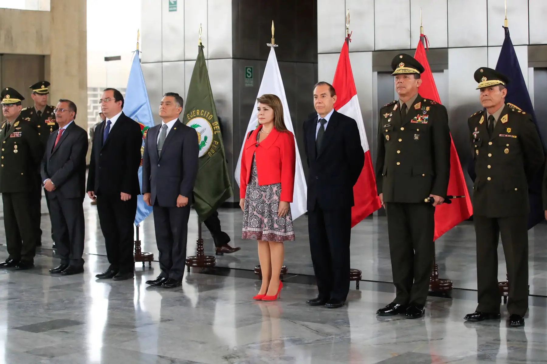 La ministra de Salud María Hinostroza y el ministro de Defensa Walter Martos presidieron ceremonia de graduación de soldados capacitados en salud pública en el Cuartel General del Ejército.      


Foto: Andina/Juan Carlos Guzmán Negrini