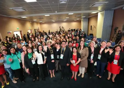 Presidente del Consejo de Ministros, Vicente Zeballos, participa en II Encuentro de Alcaldesas del Bicentenario.