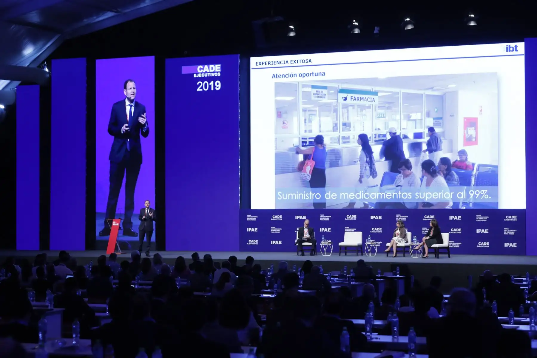 Debate sobre Servicios Públicos de calidad para todos en CADE 2019. Foto: ANDINA/Renato Pajuelo