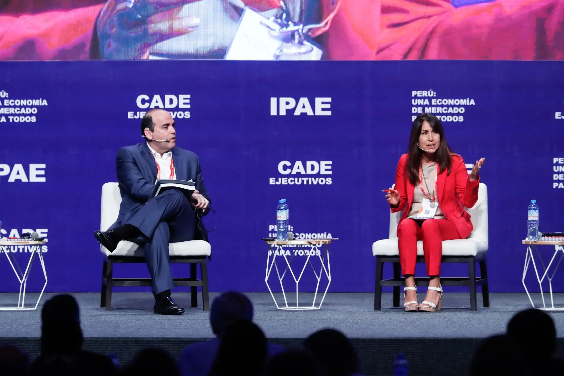 Fernando Zavala, presidente del Consejo Privado de Competitividad y Magali Silva, asesora líder de la Gerencia General del Banco Central de Reserva del Perú. Foto: ANDINA/Renato Pajuelo