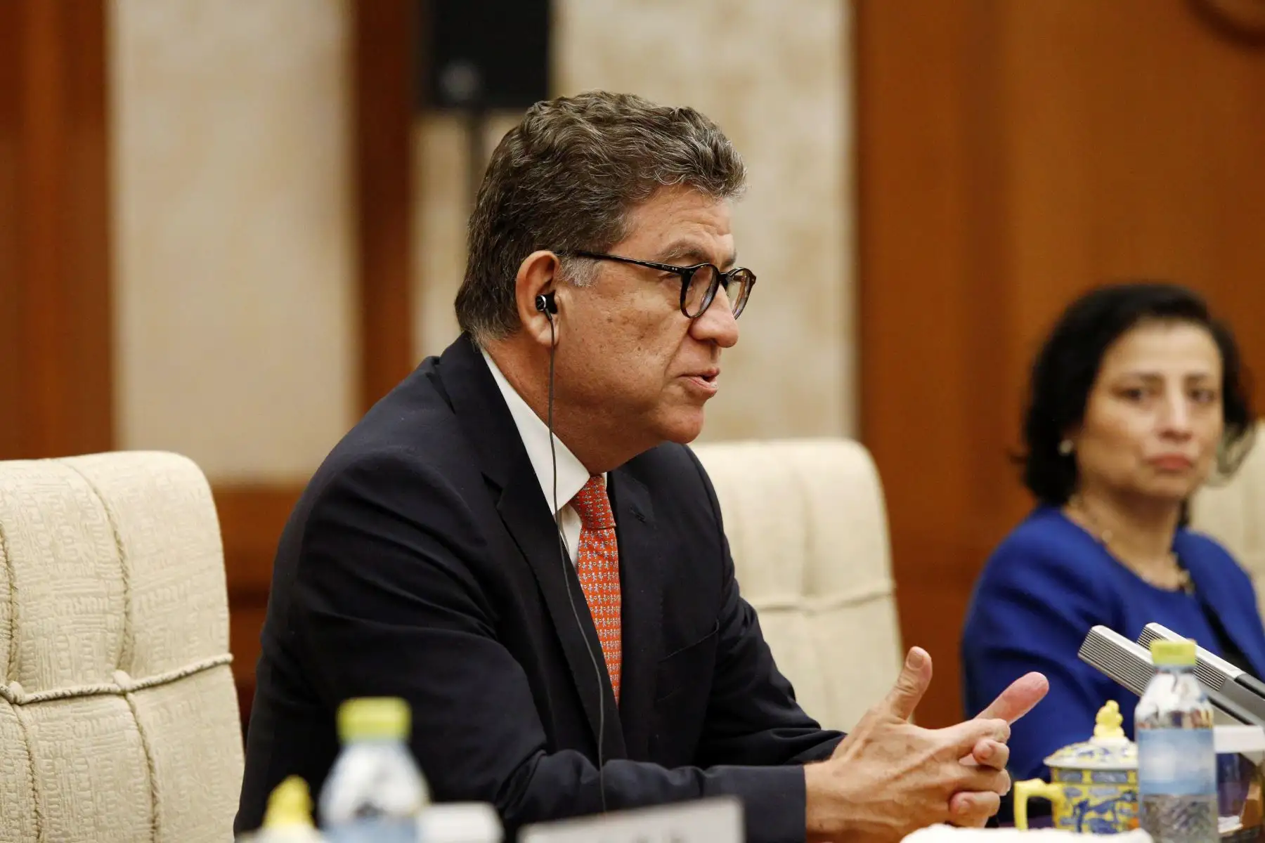 El Ministro de Relaciones Exteriores del Perú, Embajador Gustavo Meza-Cuadra, fue recibido en audiencia por el Consejero de Estado y Ministro de Relaciones Exteriores de China, Wang Yi. Foto: EFE