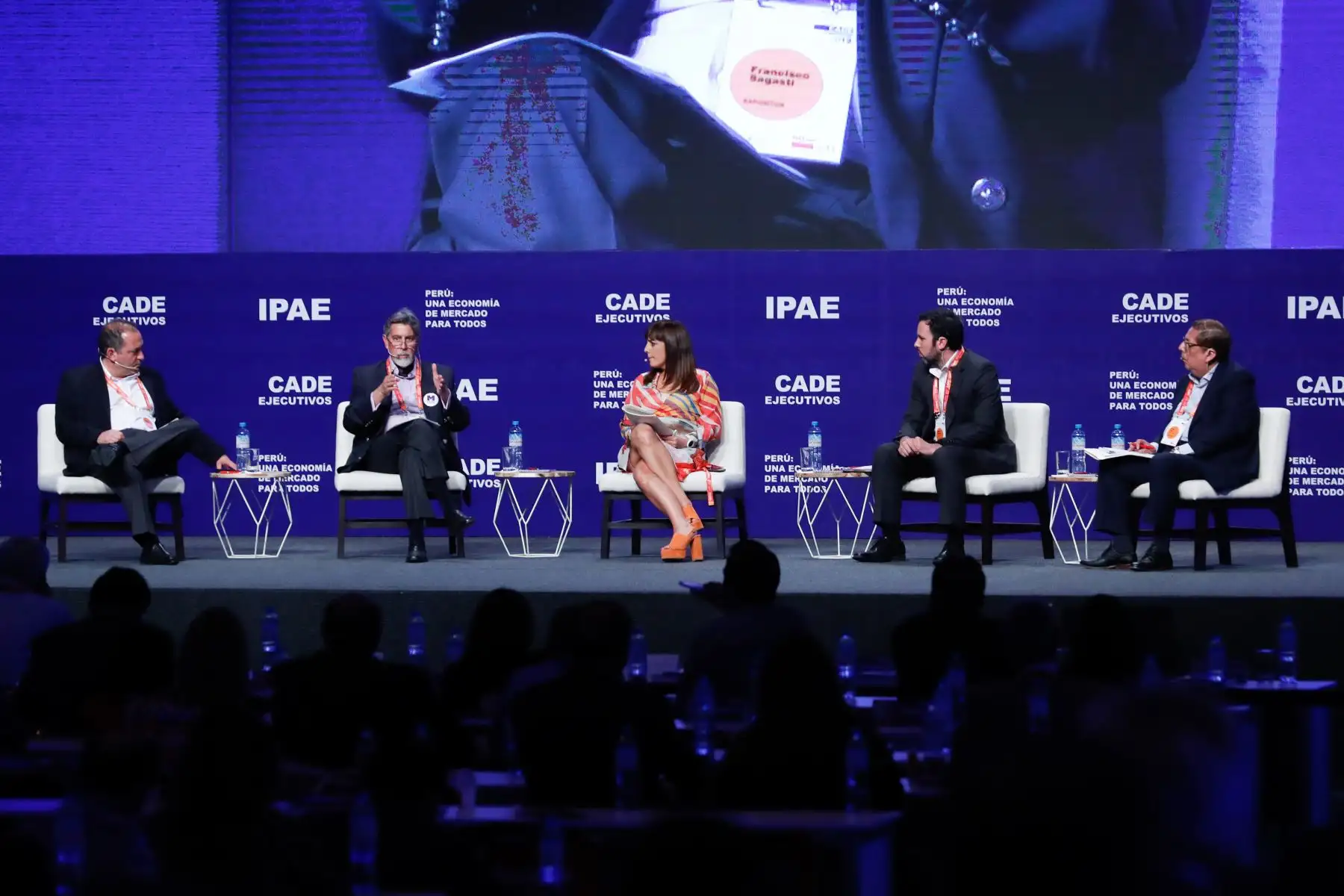 Franco Sagasti, secretario Nacional de Estrategia Programática y Plan de Gobierno del Partido Morado debate sobre Institucionalidad y economía de mercado: planteamientos de líderes políticos en CADE Ejecutivos 2019. Lo acompañan Daniel Córdova, jefe del Plan de Gobierno de Alianza para el Progreso, Patricia del Río, periodista de RPP y Julio Lira, director periodístico del Diario Gestión.   Foto: ANDINA/Renato Pajuelo