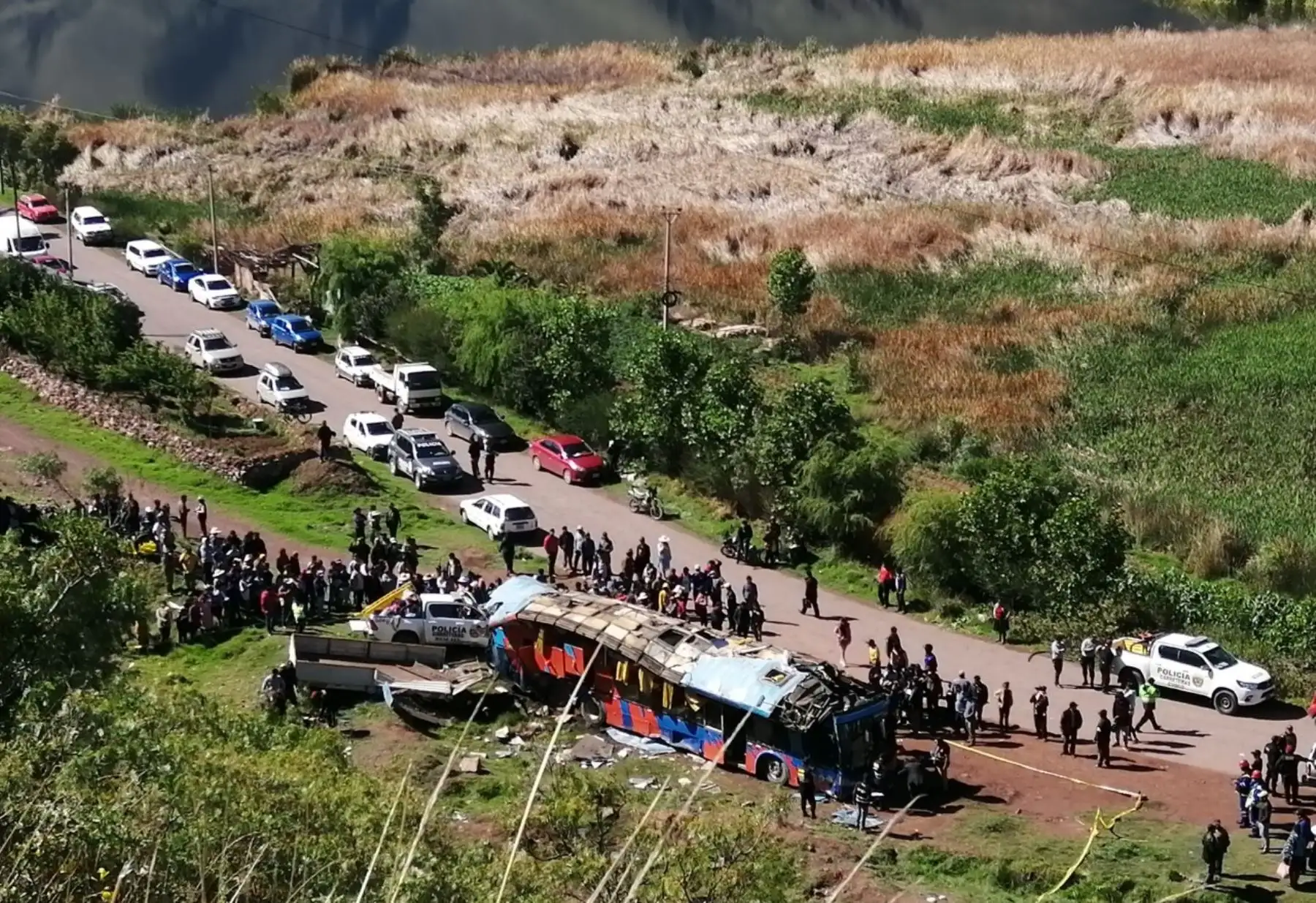 Aumenta a ocho los fallecidos por vuelco de ómnibus interprovincial en Quispicanchi, Cusco.Foto:  ANDINA/Percy Hurtado