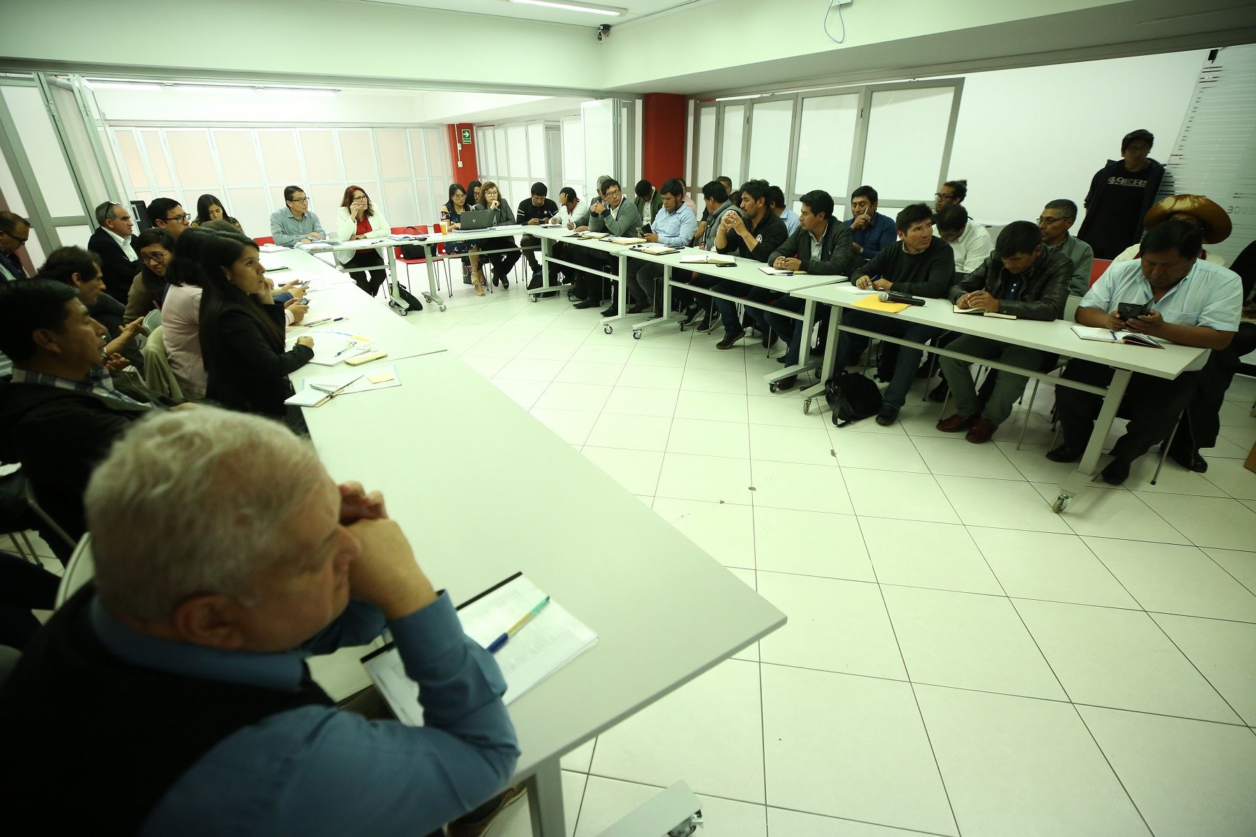 Mesa técnica en Chumbivilcas con la participación de la alta comisionada, Paola Bustamante. Foto: Difusión.
