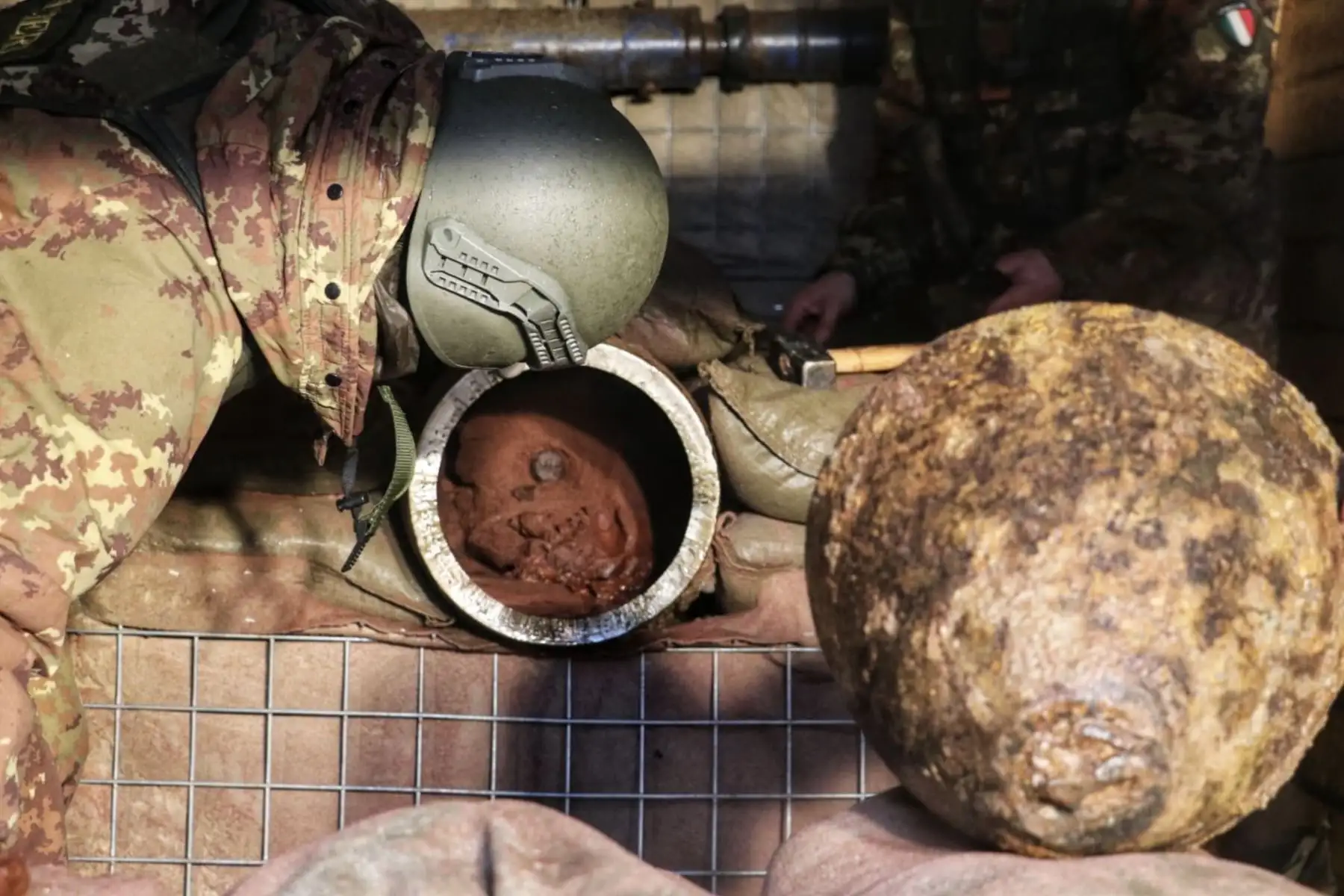 Hallan bomba de la segunda guerra mundial en Turín.
Foto: Twitter Ejercito Italiano