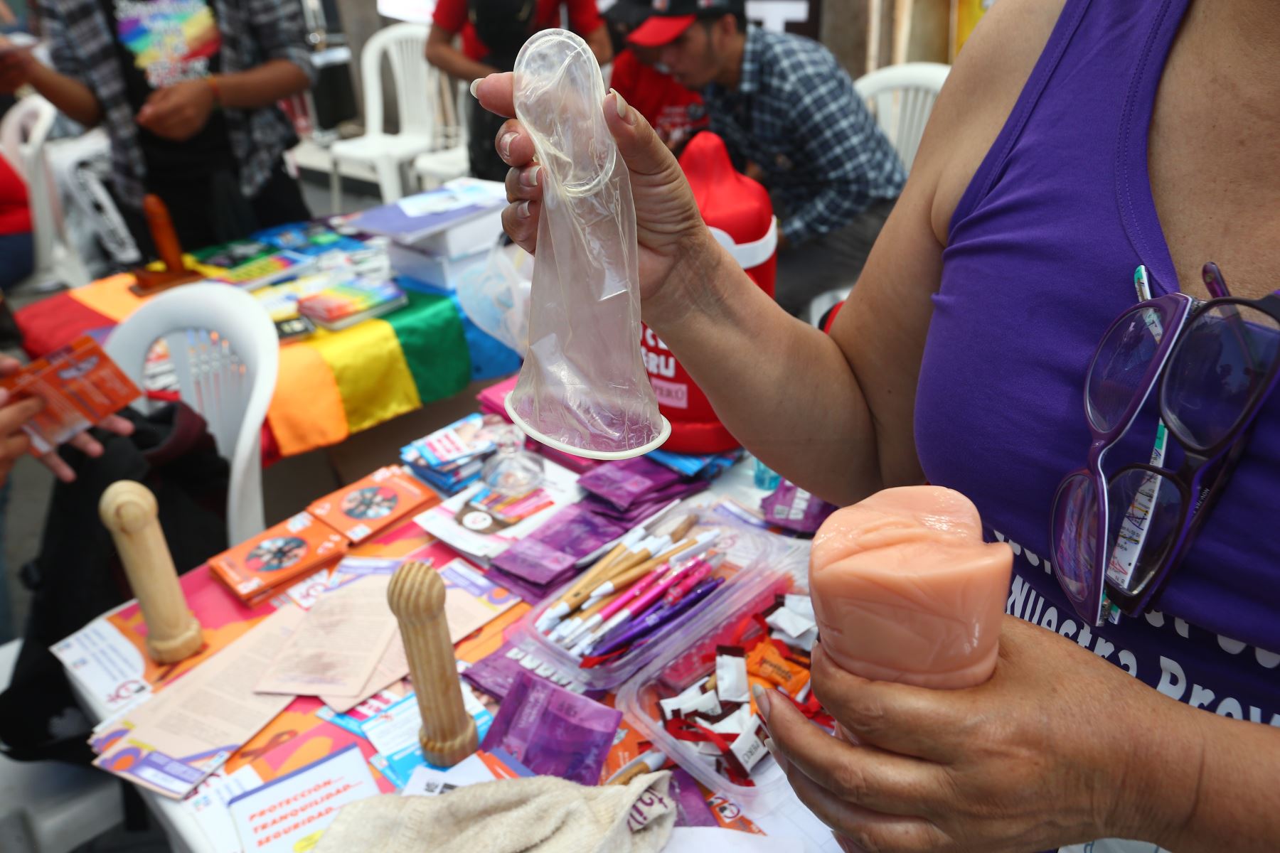 Feria informativa para prevenir el VIH/Sida se realiza en Plaza San Martín. Foto: ANDINA/Héctor Vinces