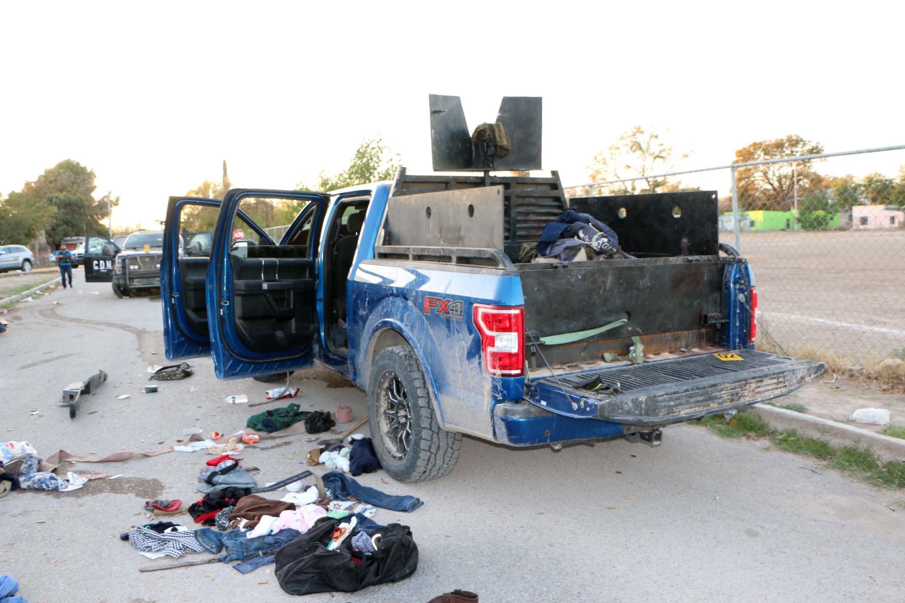 Un vehículo equipado con blindaje y un arma automática de grueso calibre se observa en el sitio tras el enfrentamiento entre fuerzas de seguridad y un grupo armado en la población Villa Unión. Foto: AFP