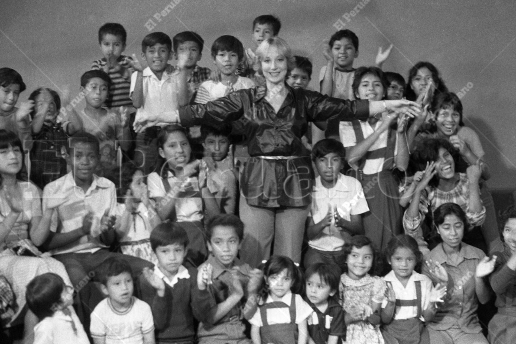 Lima - 7 mayo 1980 / Mirtha Patiño animadora de programa infantil en Canal 7.Foto: ANDINA/ El Peruano