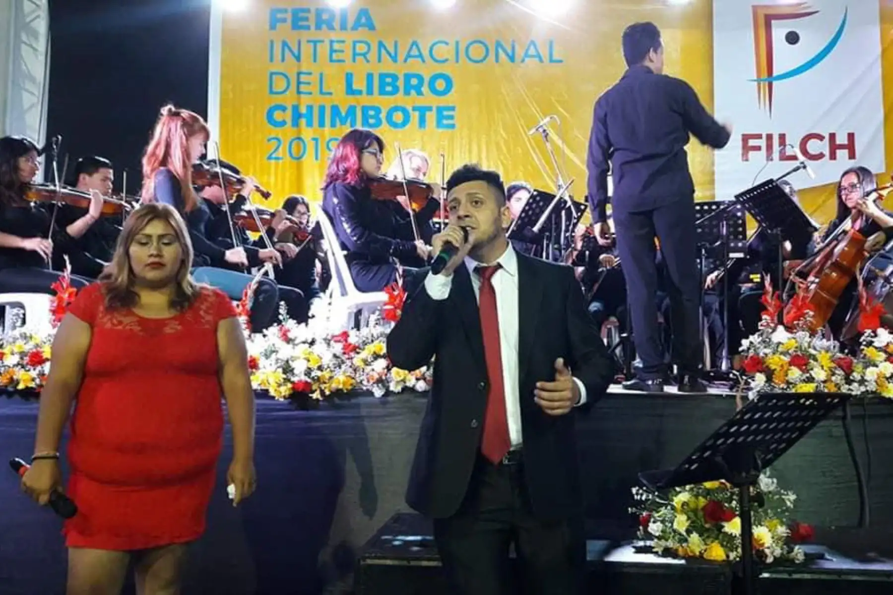 Internos del penal Cambio Puente participan en concierto en Feria Internacional del Libro de Chimbote, en Áncash. Foto: Gonzalo Horna