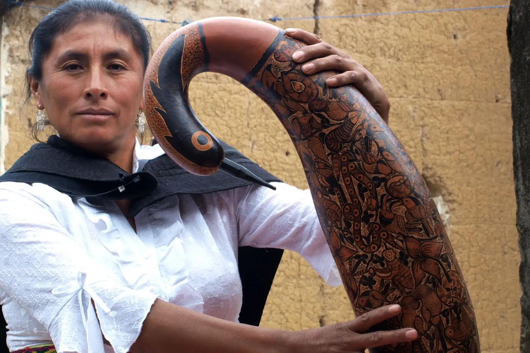 Irma Poma, artista del mate burilado. ANDINA/archivo