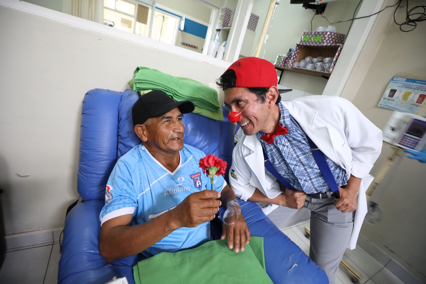 EsSalud implementa terapia de la risa para levanta el ánimo a pacientes oncológicos de Tacna ANDINA/Difusión