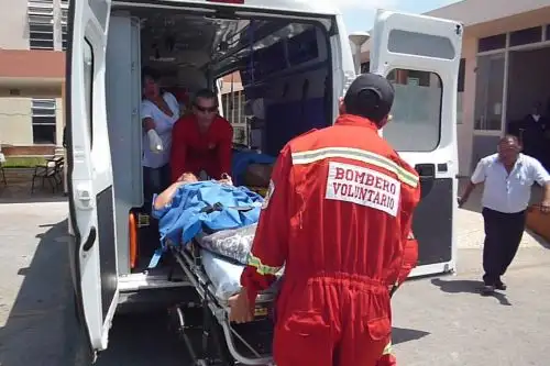 Choque entre un bus y un auto particular deja un muerto en Nuevo Chimbote, en Áncash.