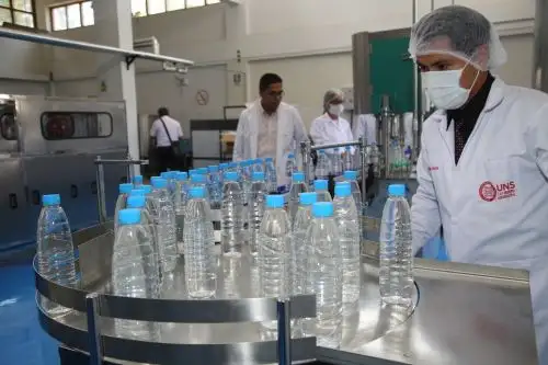 En la planta piloto de la Escuela de Ingeniería Agroindustrial de la UNS se instalaron equipos para purificar el agua de consumo humano.