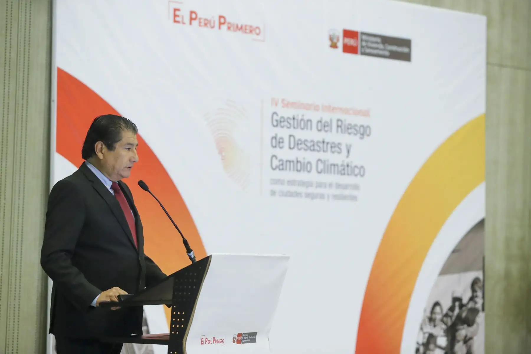 Jefe del Estado, Martin Vizcarra, participó en la Inauguración del IV Seminario Internacional: “Gestión Del Riesgo de Desastres como Estrategia para el Desarrollo De Ciudades Seguras y Resilientes”, organizado por el Ministerio de Vivienda Construcción y Saneamiento.Foto: ANDINA/Prensa Presidencia