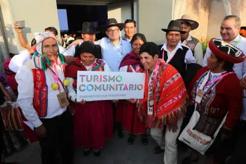 Durante el XI Encuentro Nacional de Turismo Comunitario, que se desarrolla en Arequipa, el titular del Mincetur, Edgar Vásquez, relanzó la marca Turismo Comunitario con una nueva identidad.