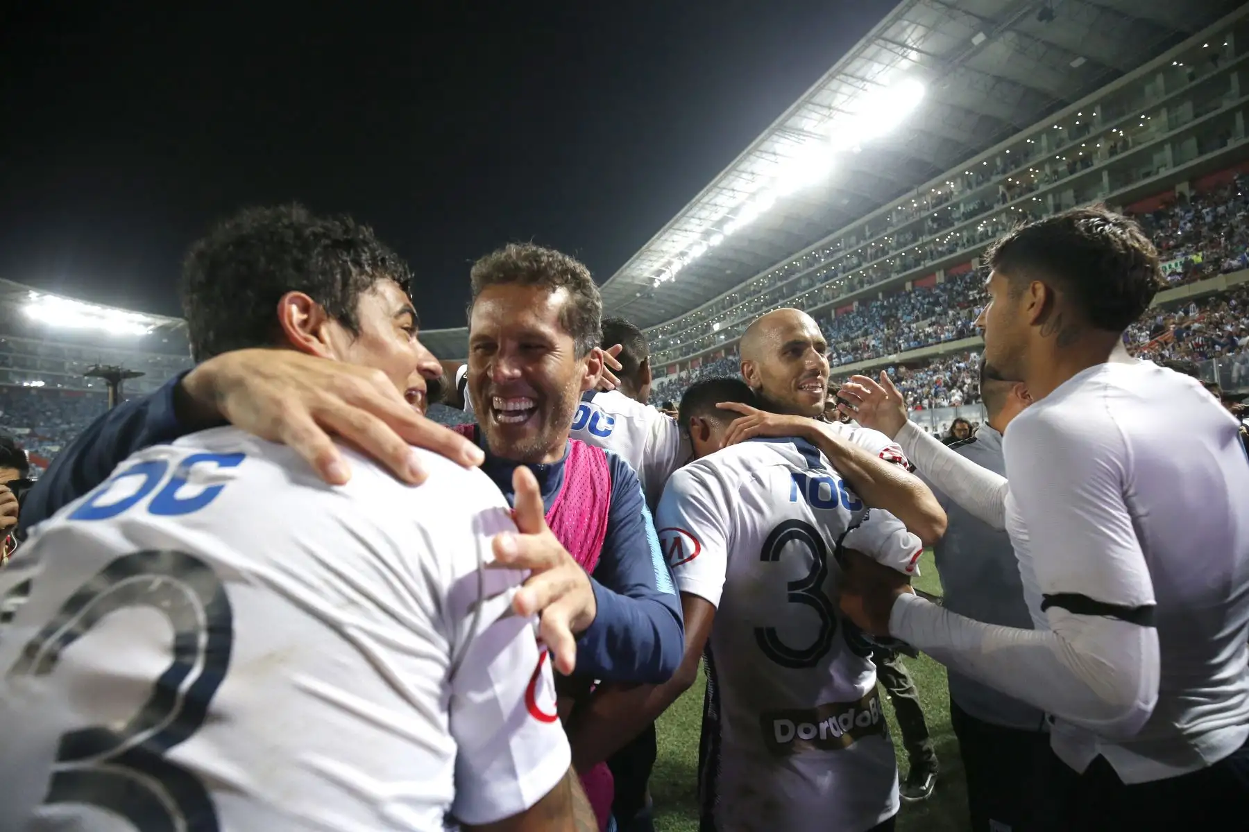 Alianza Lima empató 1-1 con Sporting Cristal y clasificó a la final de la Liga 1

Foto: Andina/Juan Carlos Guzmán Negrini