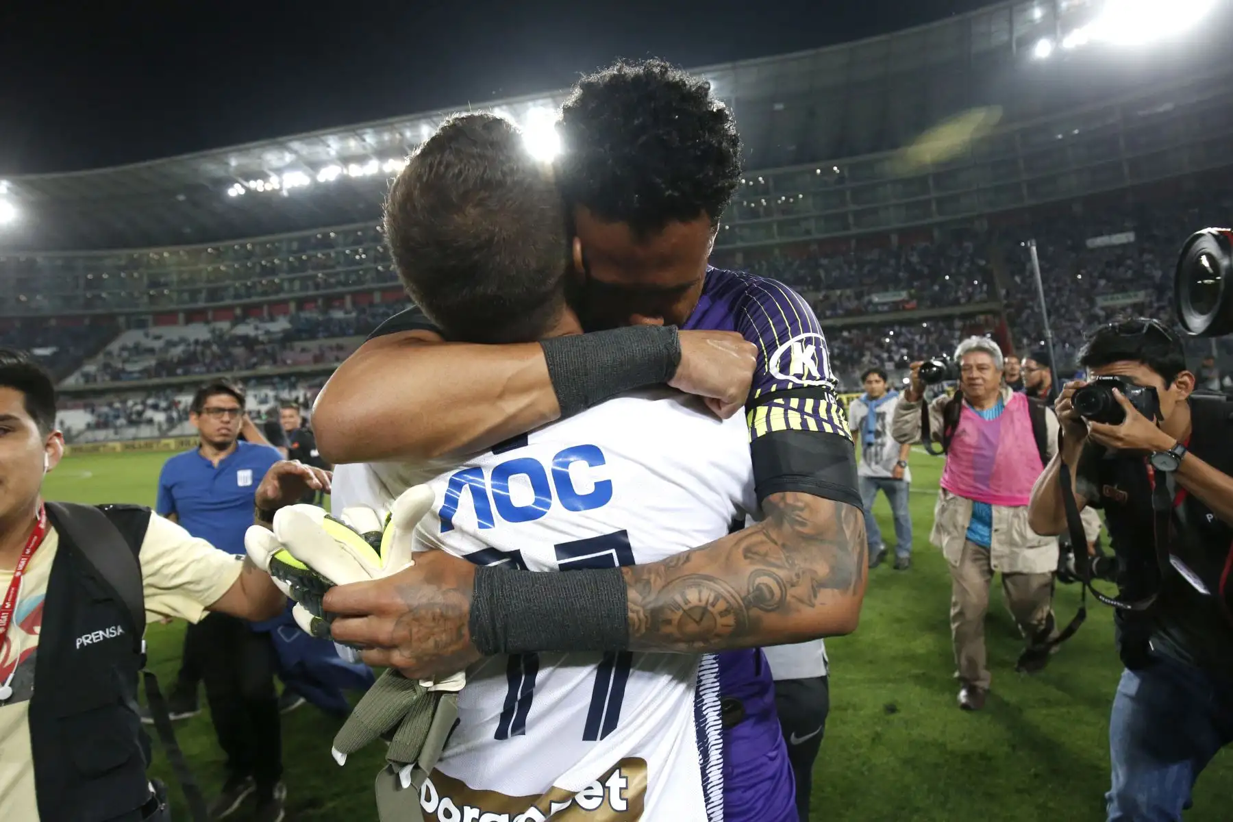Alianza Lima empató 1-1 con Sporting Cristal y clasificó a la final de la Liga 1

Foto: Andina/Juan Carlos Guzmán Negrini