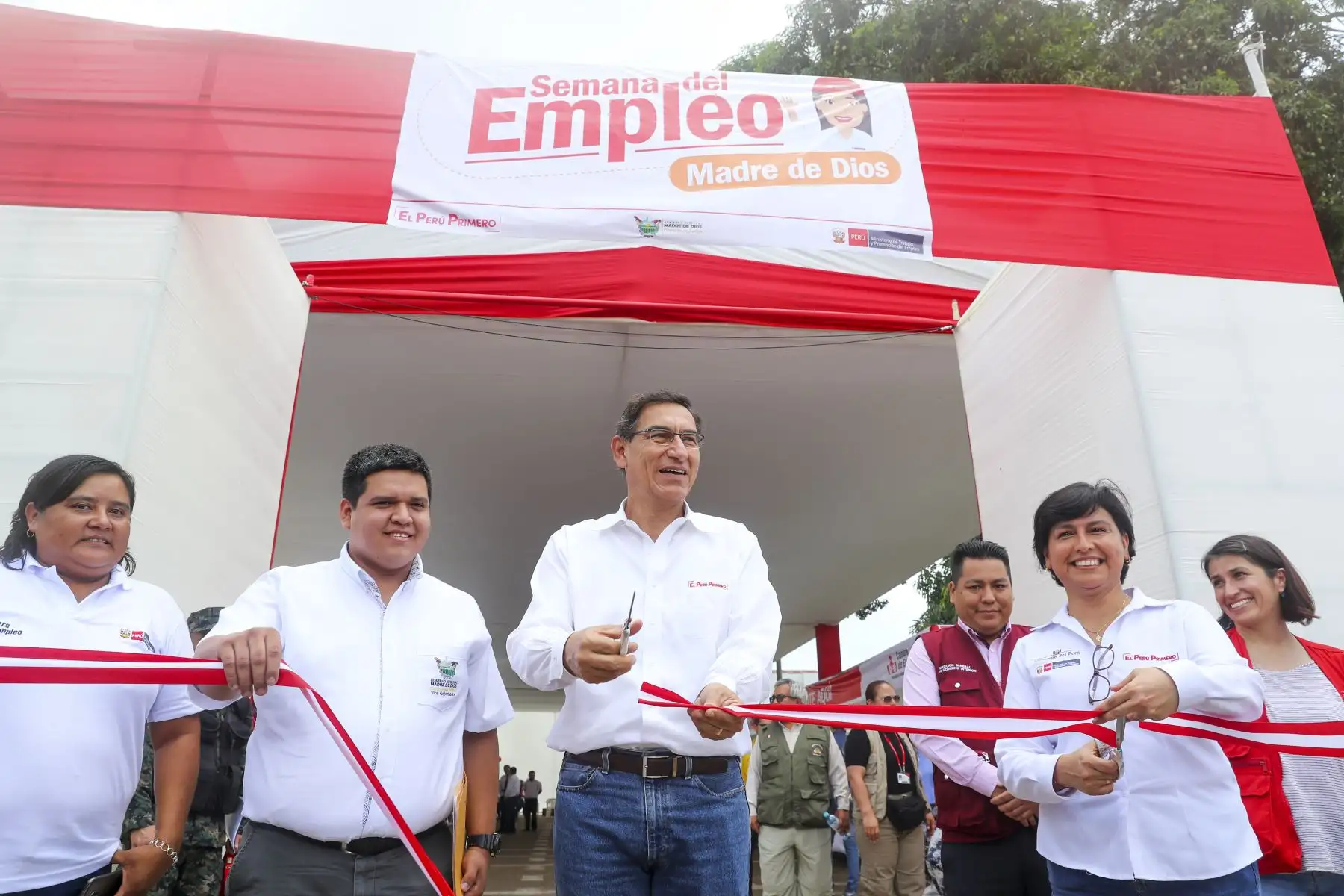 En Madre de Dios, el Jefe de Estado participa en la ceremonia de inicio de obras de proyectos de infraestructura básica del programa Trabaja Perú. Foto: ANDINA/ Prensa Presidencia