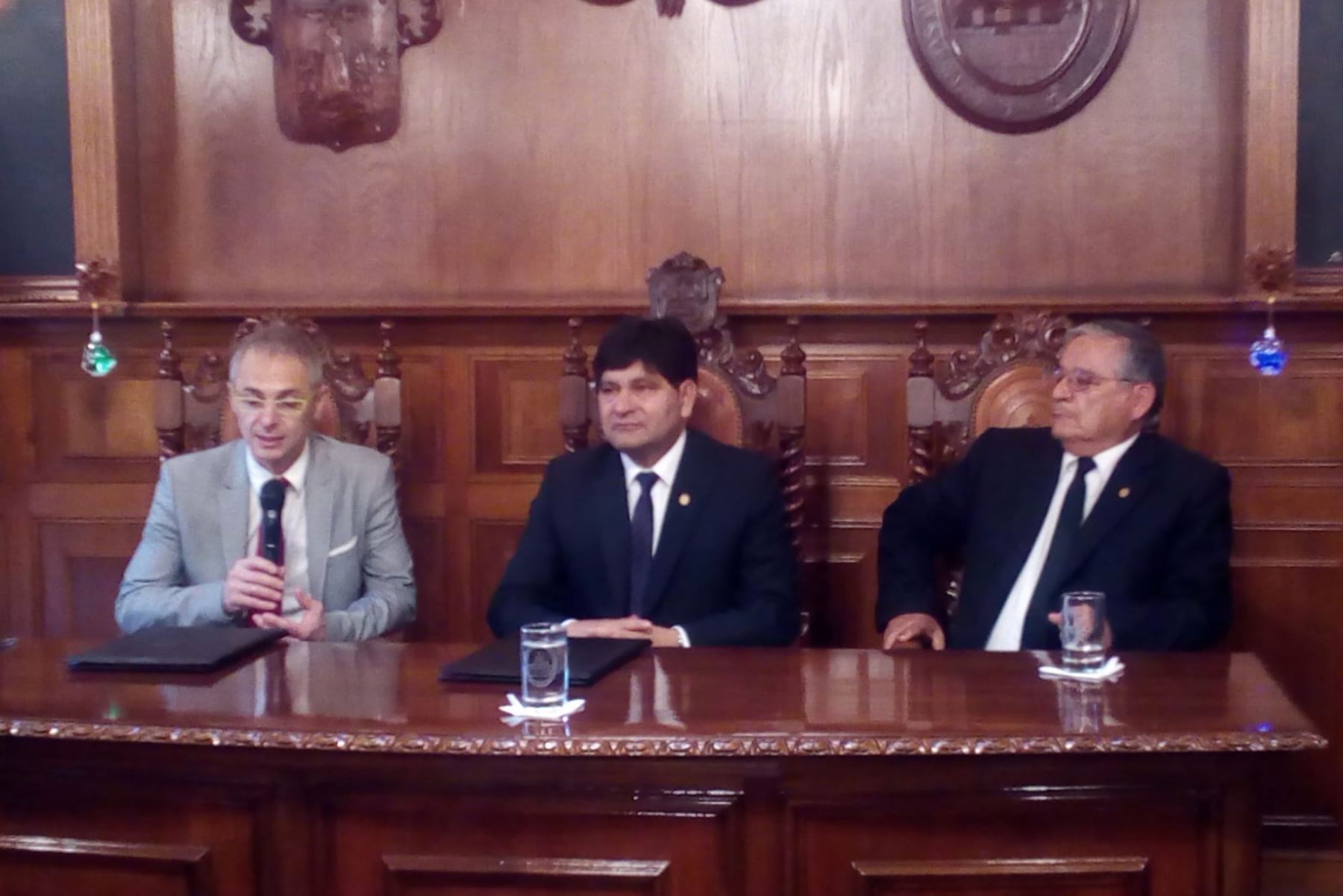 En la ciudad de Arequipa, la Universidad Nacional de San Agustín (UNSA) y la Universidad de Salamanca firmaron convenio.