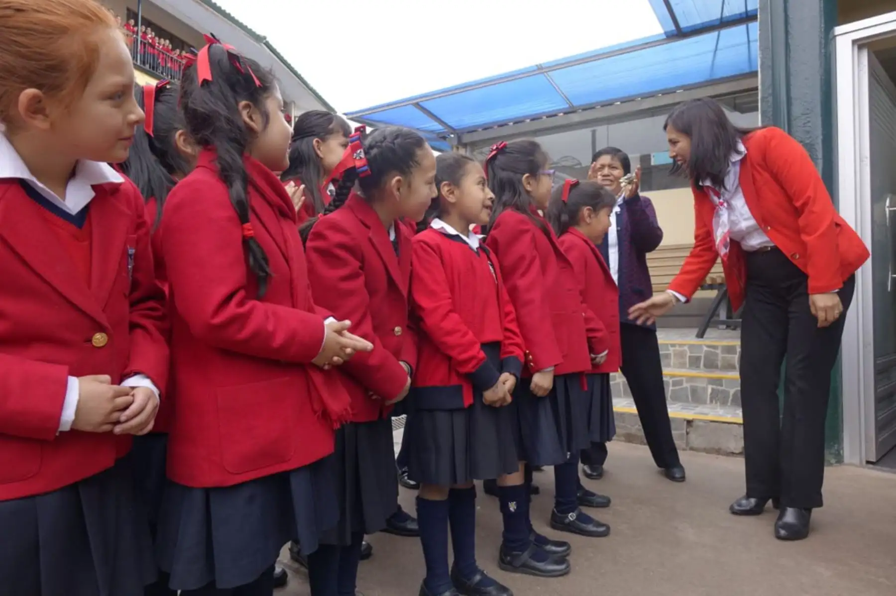 La ministra de Educación, Flor Pablo, sostuvo una visita de trabajo en la región Cusco, donde se reunió con estudiantes y autoridades.