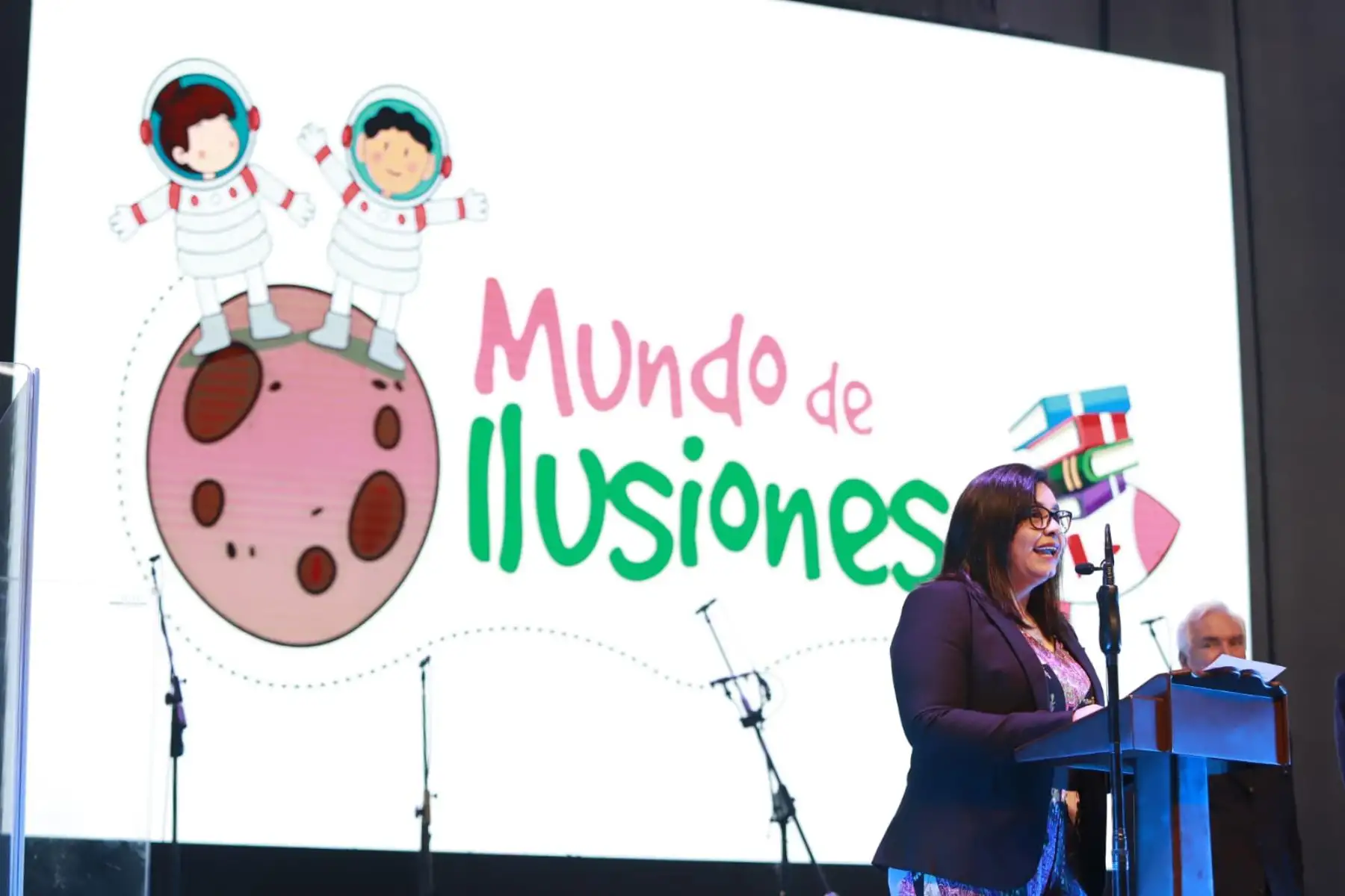 Primera Dama, Maribel Díaz, durante la feria multisectorial “Mundo de ilusiones”, iniciativa que promueve cultura, conocimiento y el desarrollo de valores en niños y adolescentes en condición de vulnerabilidad. Foto: ANDINA/ Prensa Presidencia