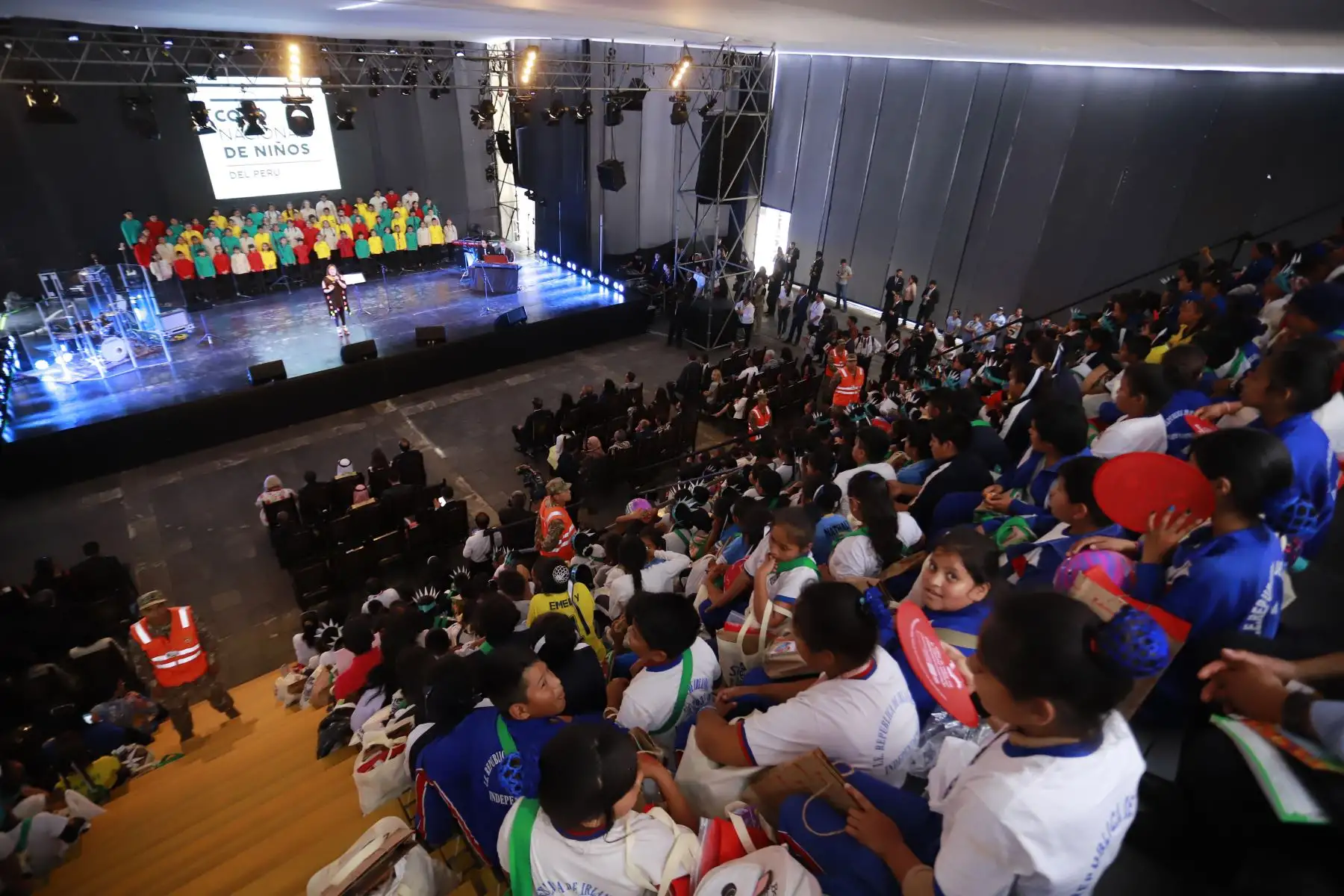 El presidente Martín Vizcarra participó en la Feria multisectorial "Mundo de ilusiones", iniciativa que promueve cultura, conocimiento y el desarrollo de valores.
Foto :ANDINA/Prensa Presidencia