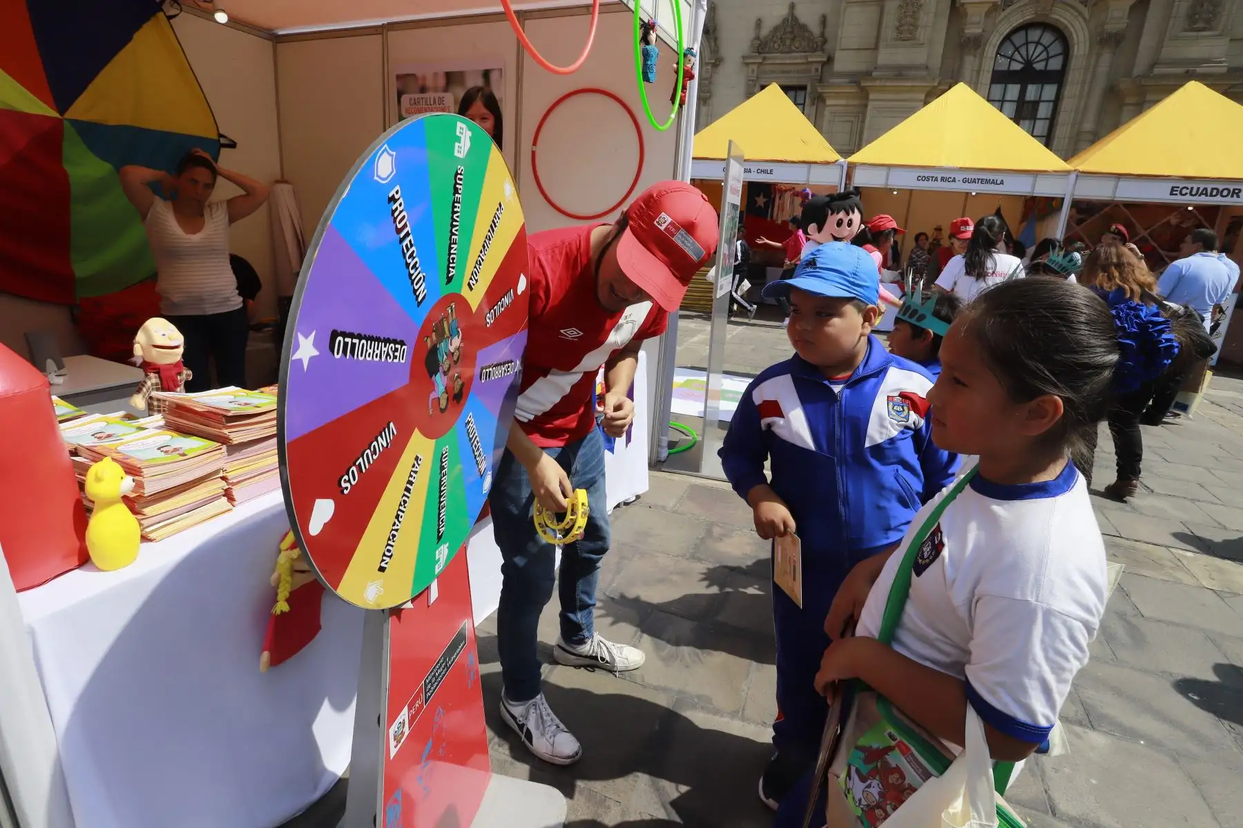“Mundo de ilusiones”, iniciativa que promueve cultura, conocimiento y el desarrollo de valores en niños y adolescentes en condición de vulnerabilidad. Foto: ANDINA/ Prensa Presidencia