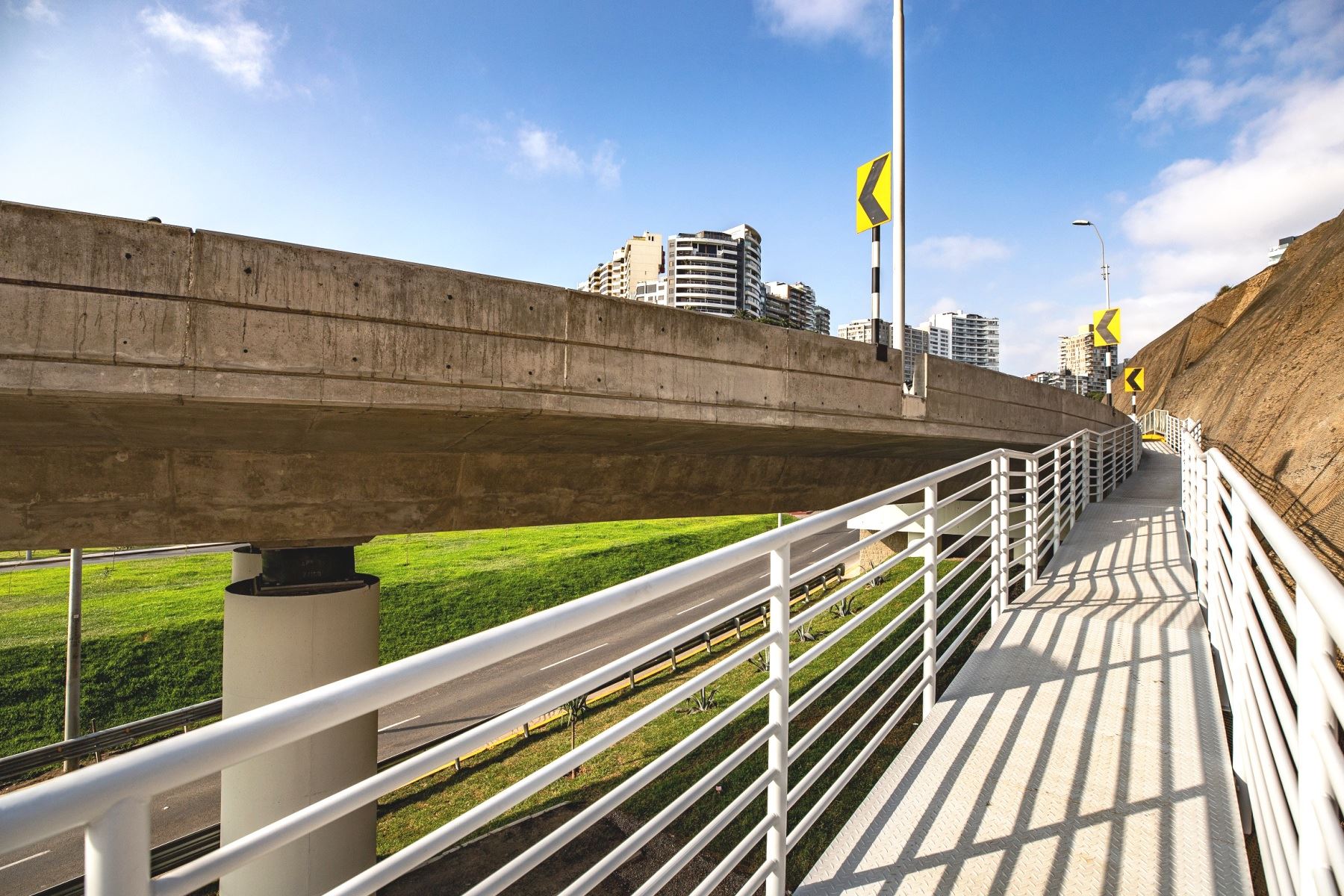 Municipalidad de Lima habilita acceso peatonal próximo al viaducto Armendáriz. Foto: ANDINA/Difusión.