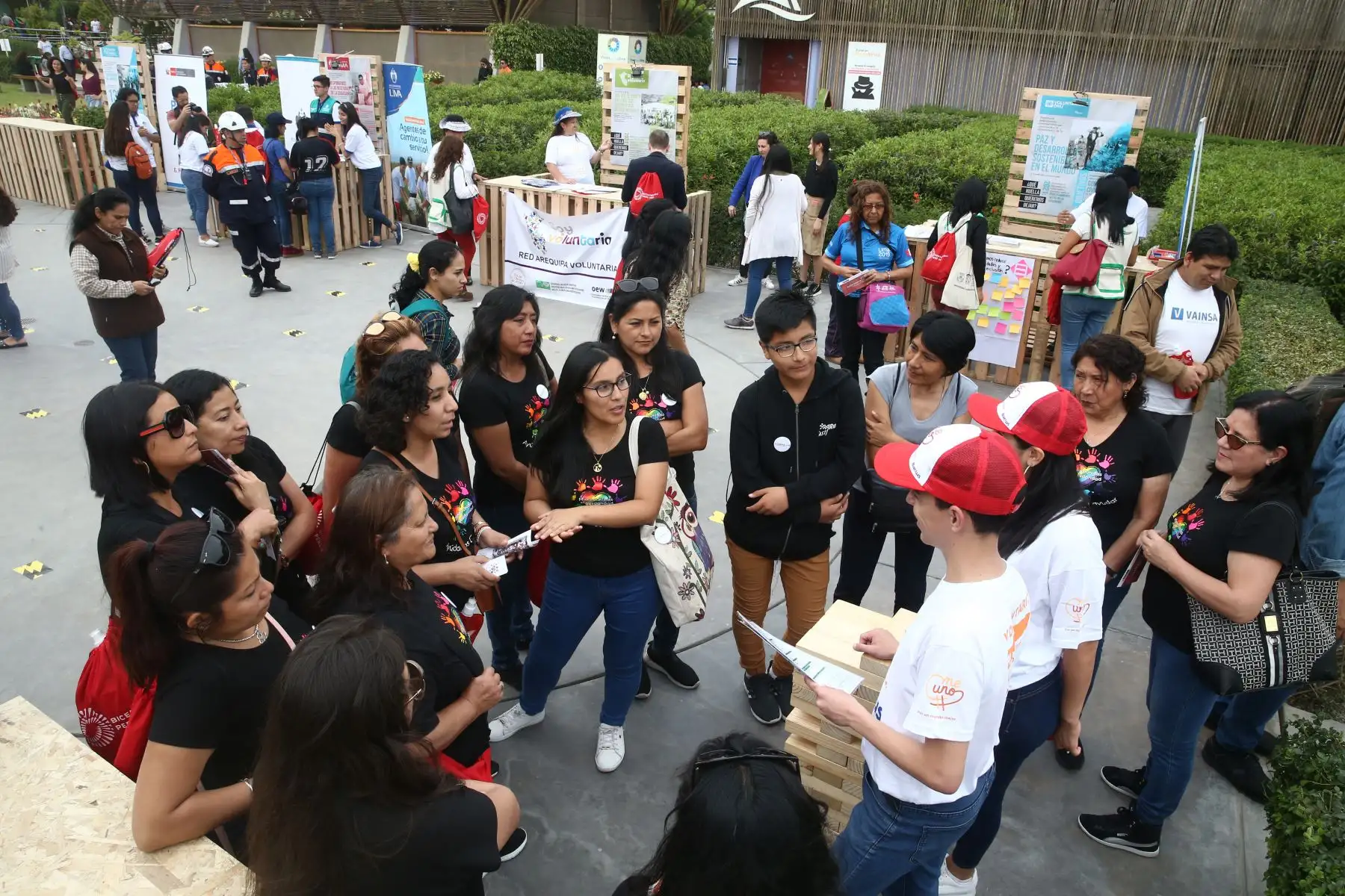 En el marco de las celebraciones por el Día Internacional del Voluntariado, se realiza la primera Festival de Voluntariados del Bicentenario , en el parque Ecológico Voces por el Clima, en Santiago de Surco. Foto: ANDINA/Vidal Tarqui