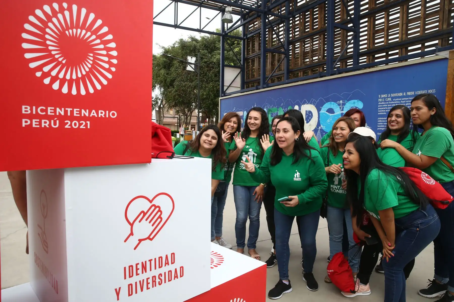 En el marco de las celebraciones por el Día Internacional del Voluntariado, se realiza la primera Festival de Voluntariados del Bicentenario , en el parque Ecológico Voces por el Clima, en Santiago de Surco. Foto: ANDINA/Vidal Tarqui