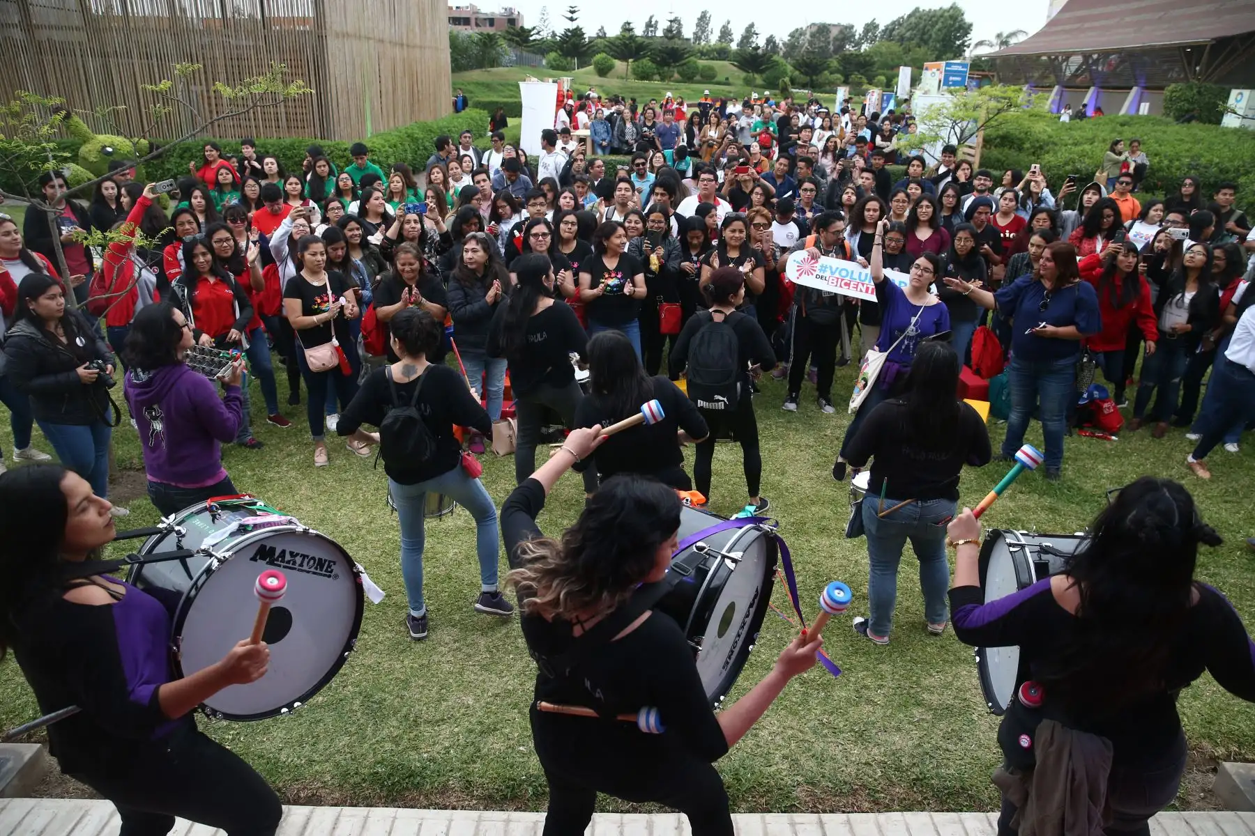 En el marco de las celebraciones por el Día Internacional del Voluntariado, se realiza la primera Festival de Voluntariados del Bicentenario , en el parque Ecológico Voces por el Clima, en Santiago de Surco. Foto: ANDINA/Vidal Tarqui