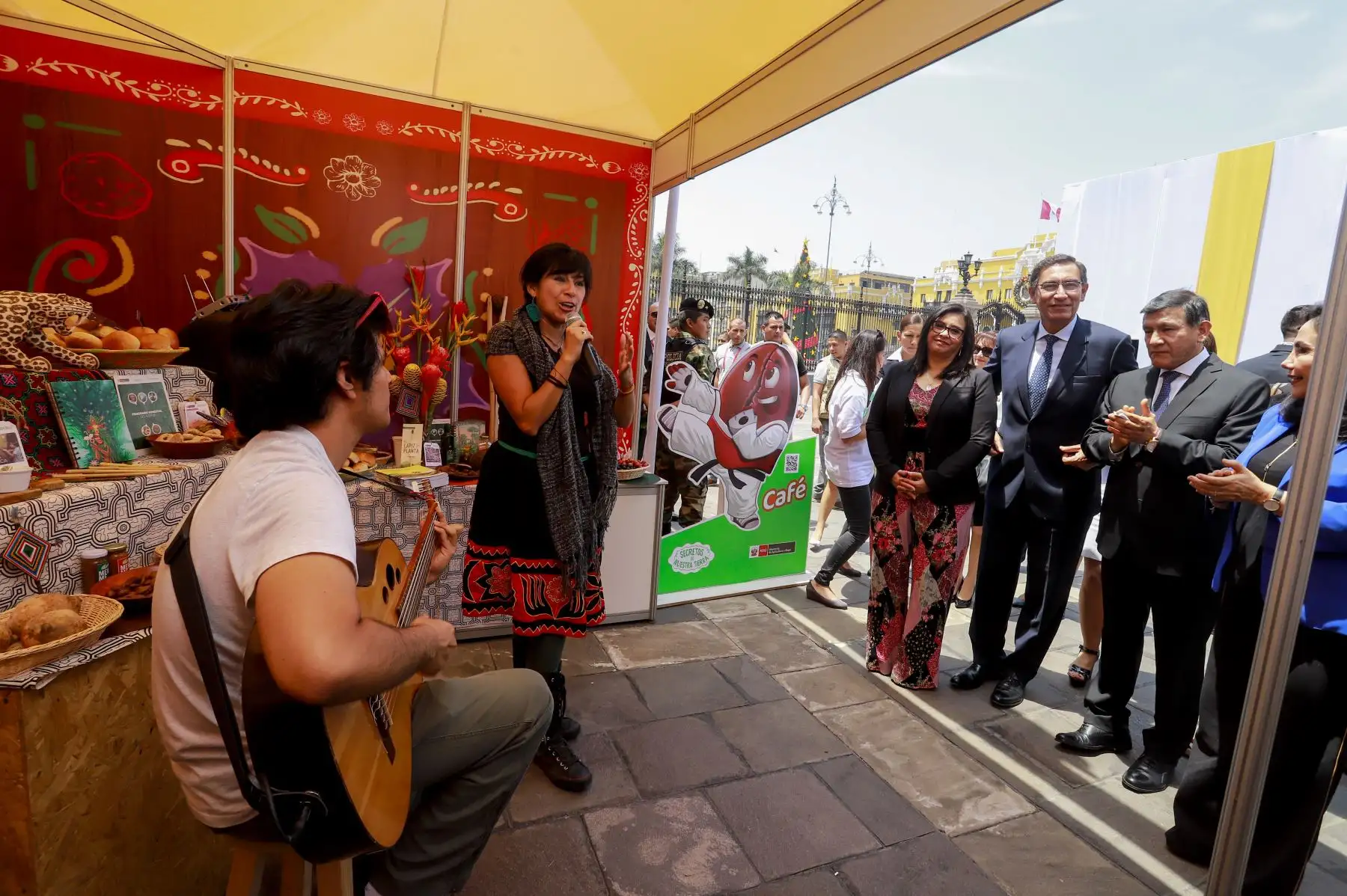 El presidente Martín Vizcarra participó en la feria multisectorial “Mundo de ilusiones”, iniciativa que promueve cultura, conocimiento y el desarrollo de valores en niños y adolescentes en condición de vulnerabilidad.Foto: ANDINA/Prensa Presidencia